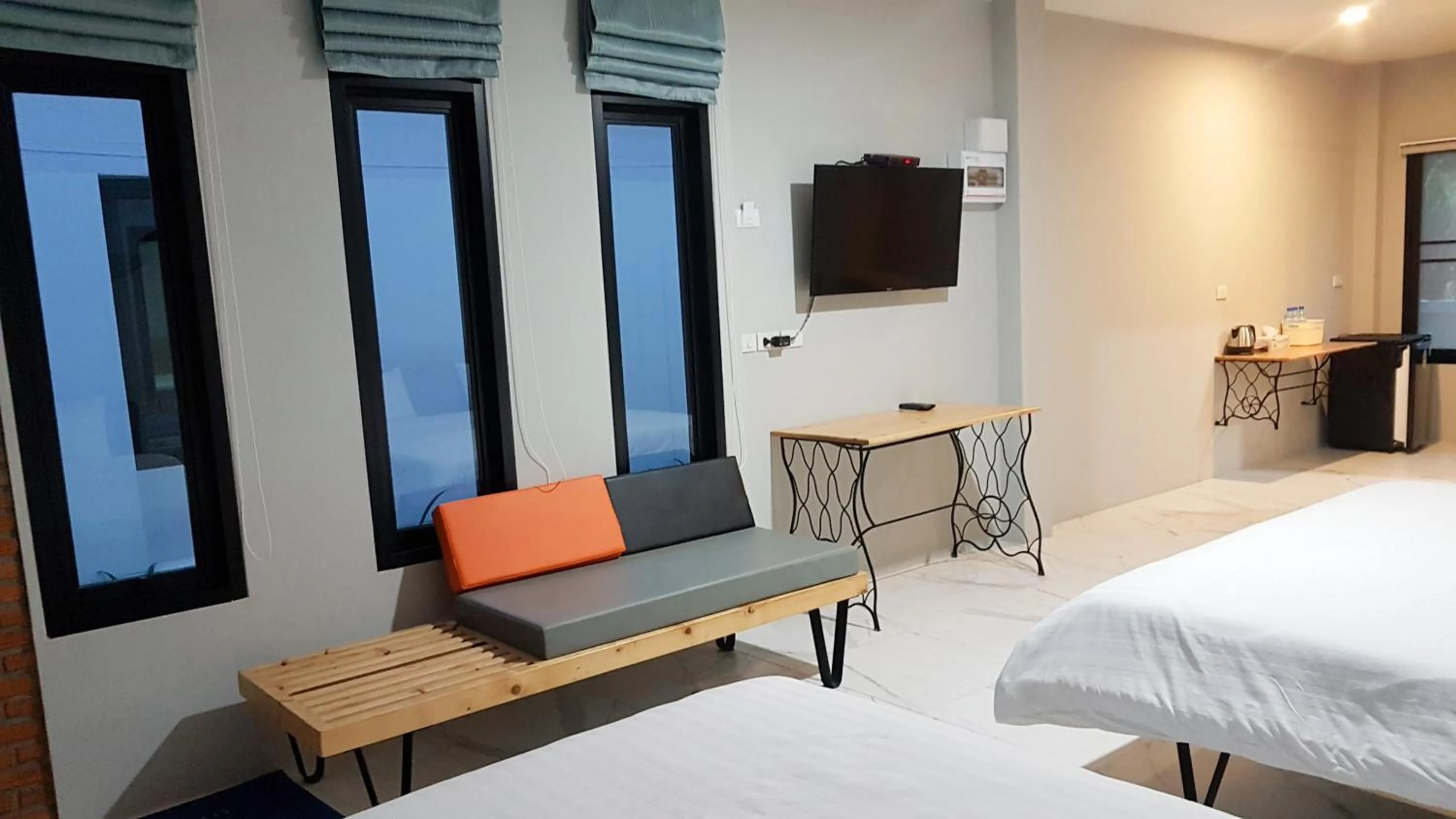 Photo of the whole room, Bed in DD Garden Home