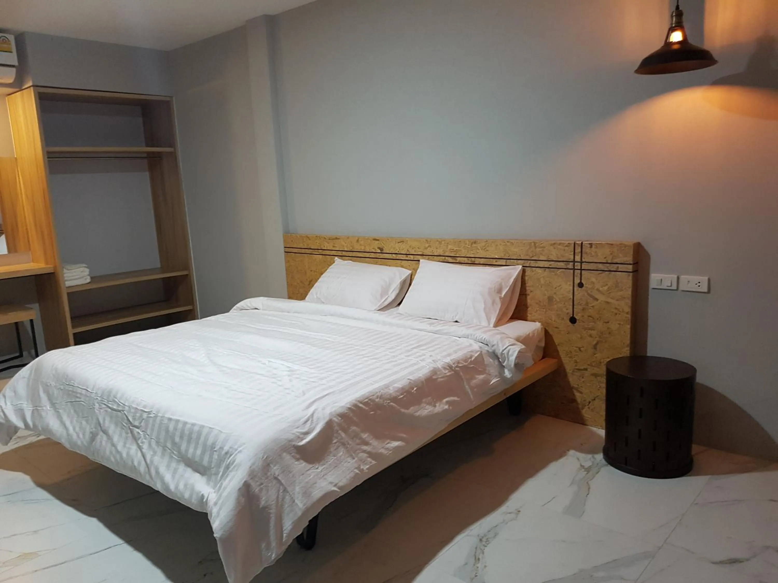 Bed in DD Garden Home