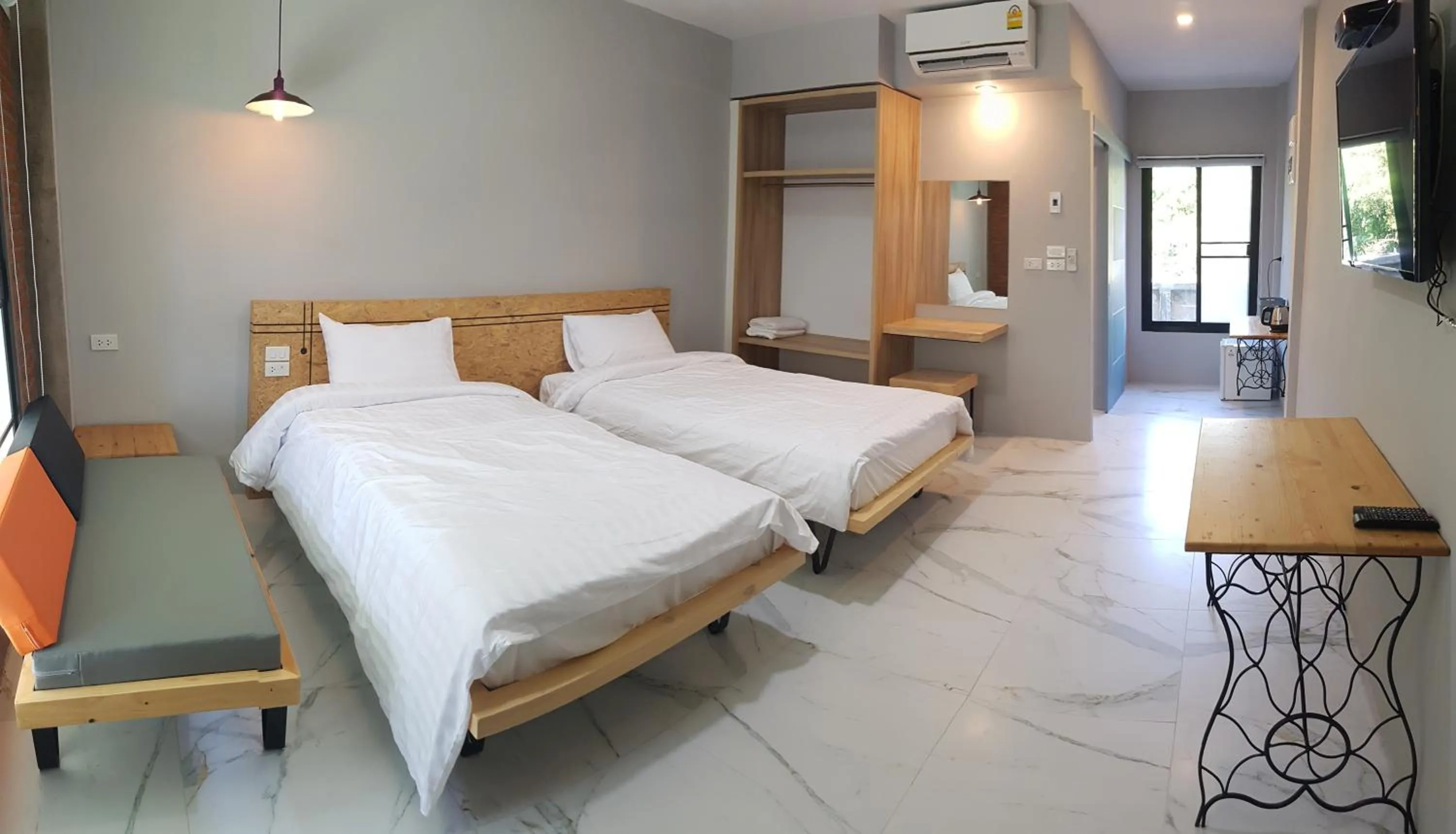 Bed in DD Garden Home