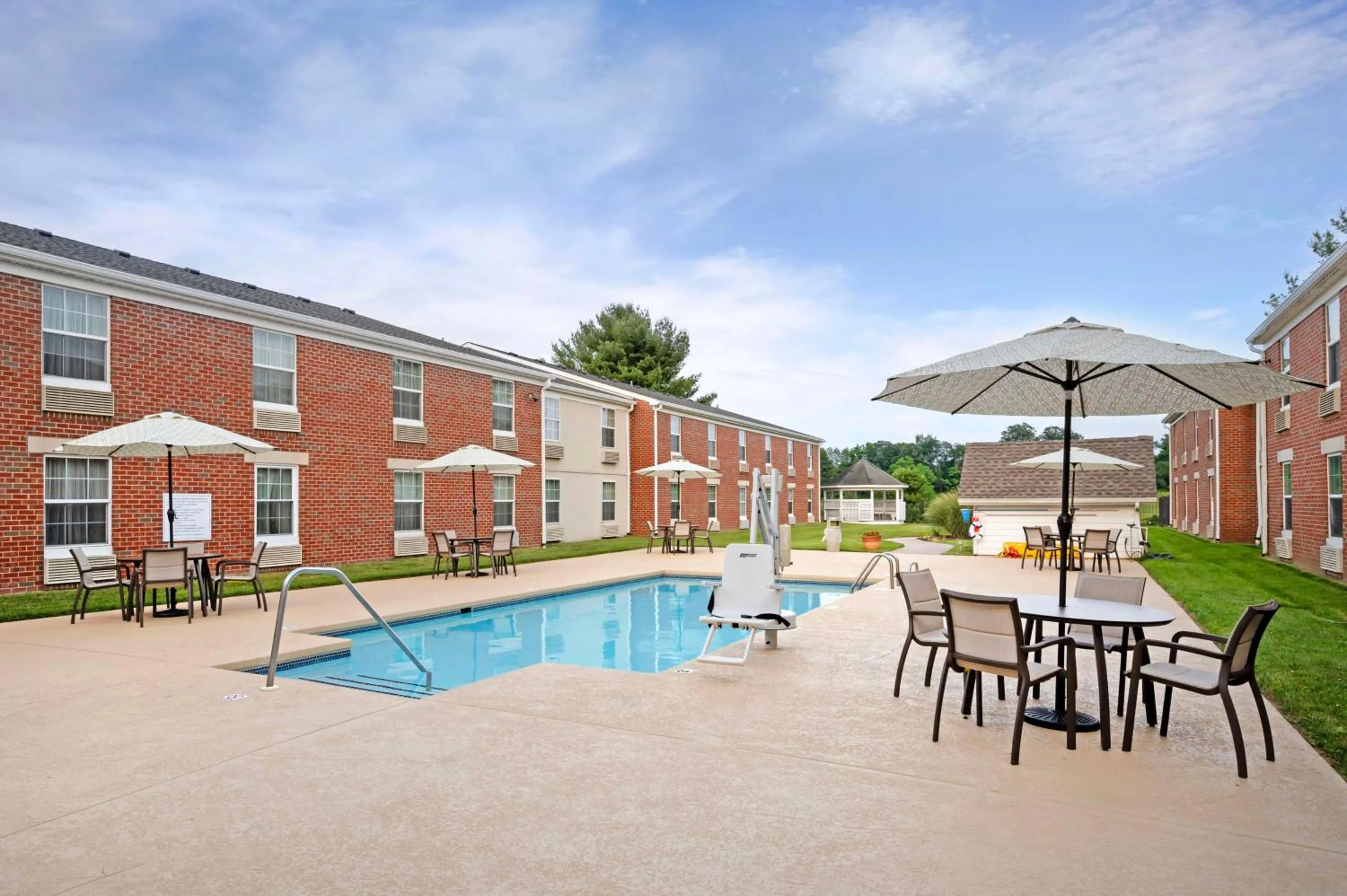 Pool view in Best Western Westminster Hotel