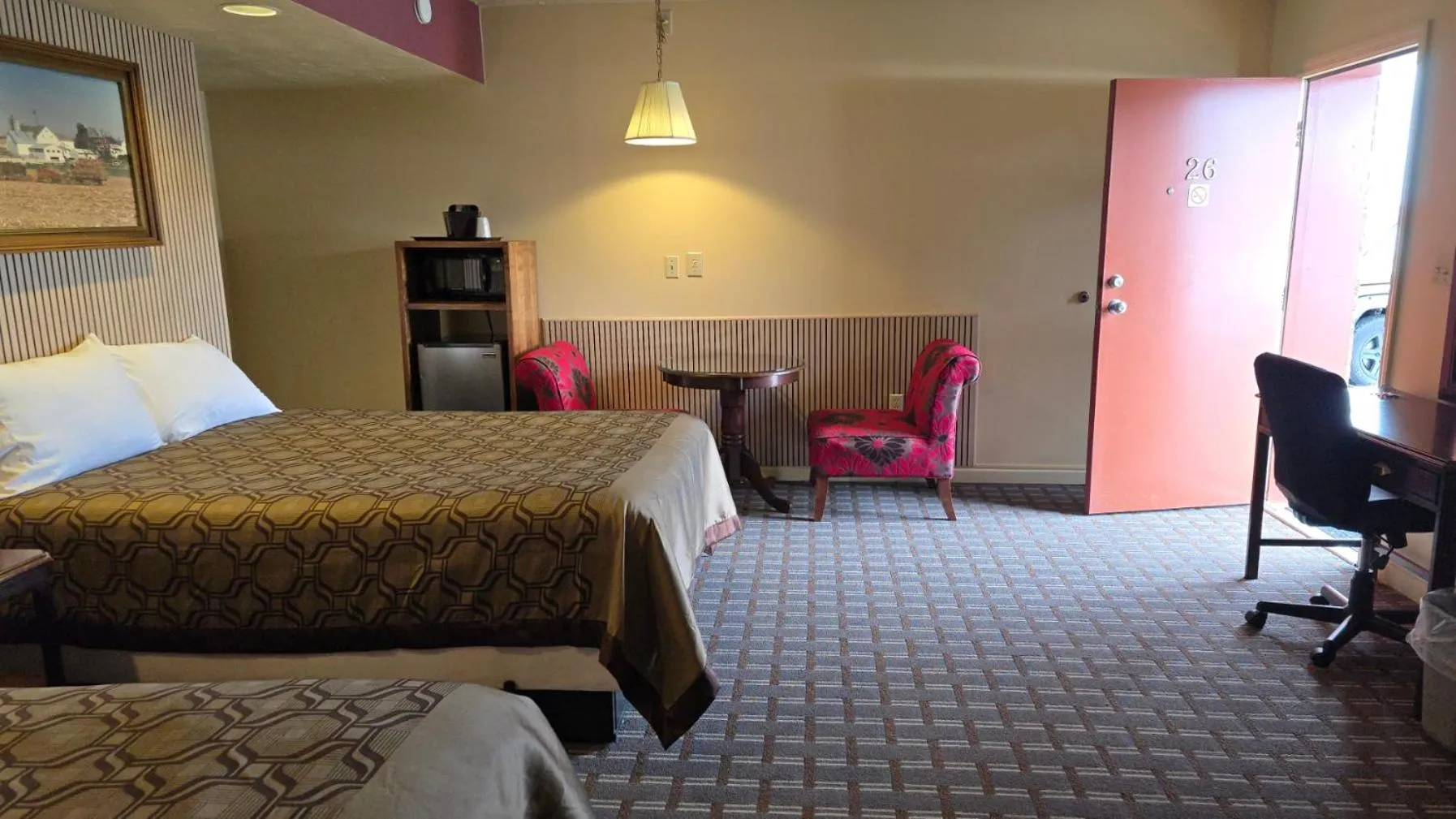 Bed in Classic Inn Lancaster