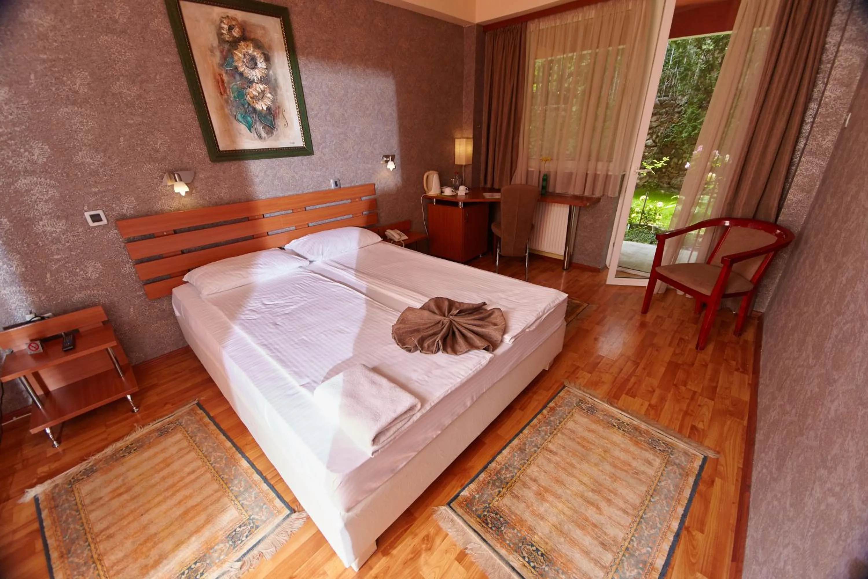 Bed in Leonardo Hotel