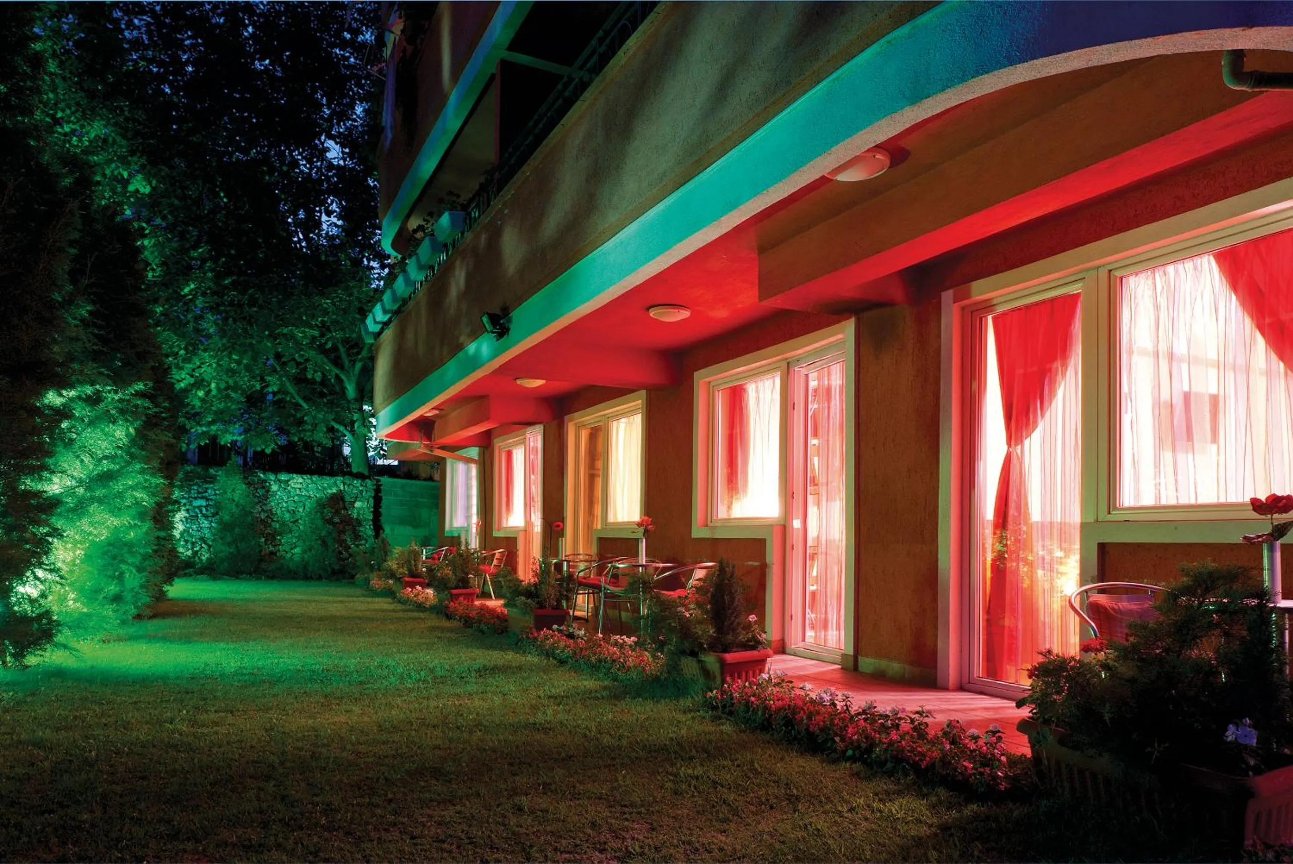 Facade/entrance in Leonardo Hotel