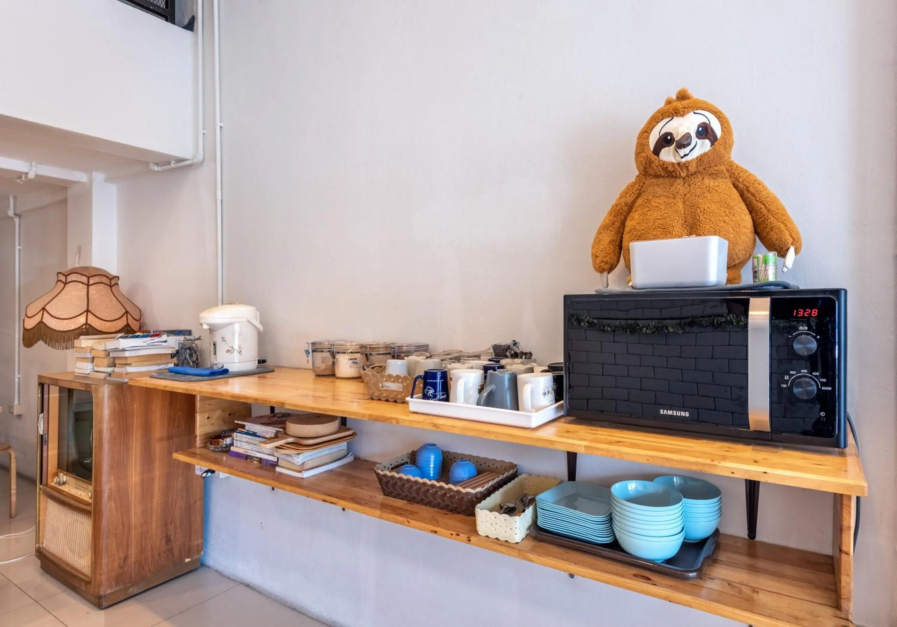 Coffee/tea facilities in Sloth Hostel Don Mueang