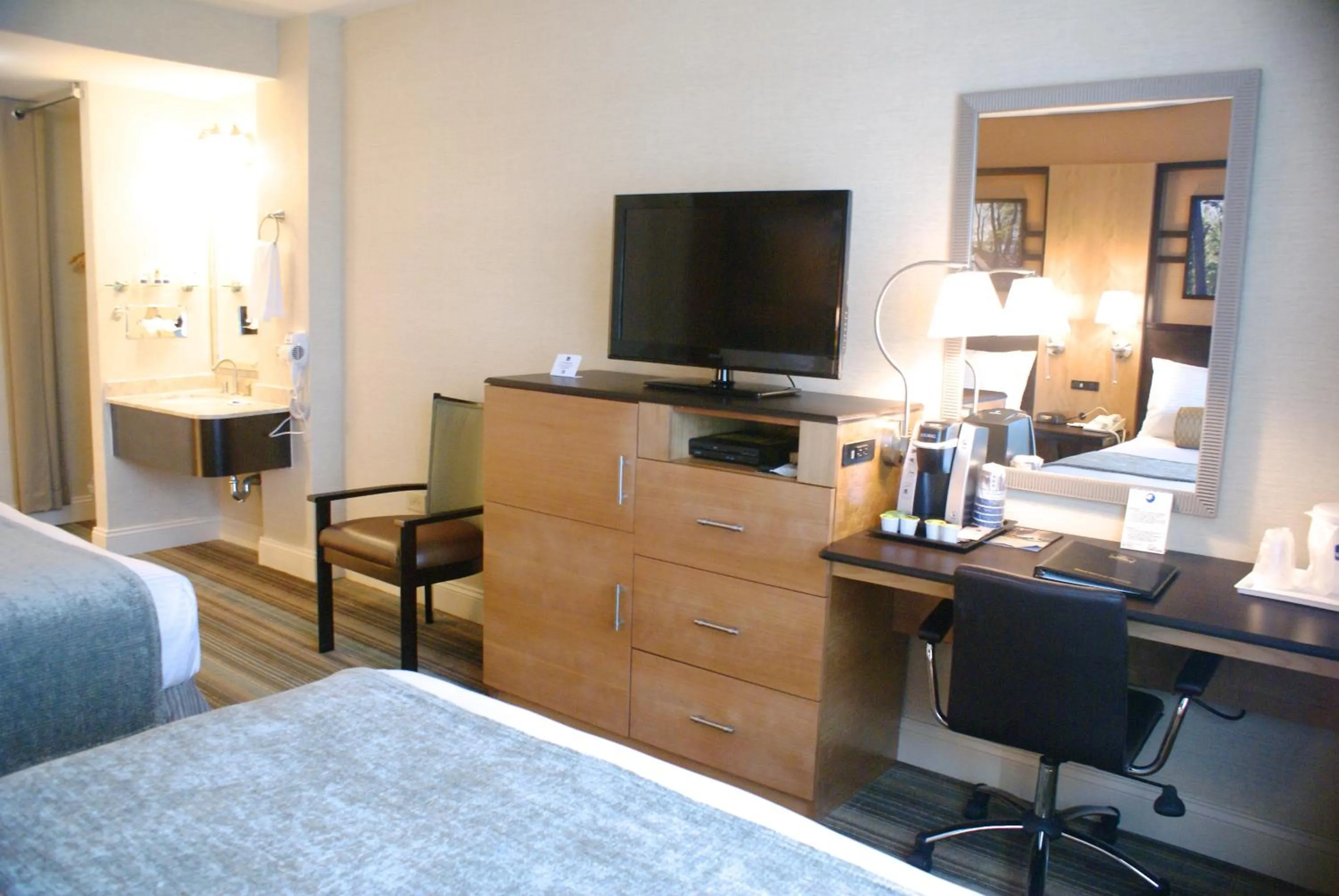 Decorative detail, Bed in Best Western Queens Gold Coast