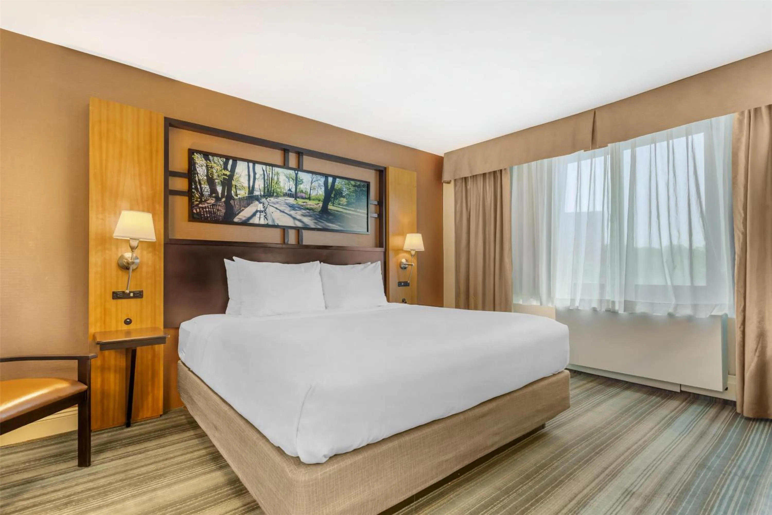 Bedroom, Bed in Best Western Queens Gold Coast