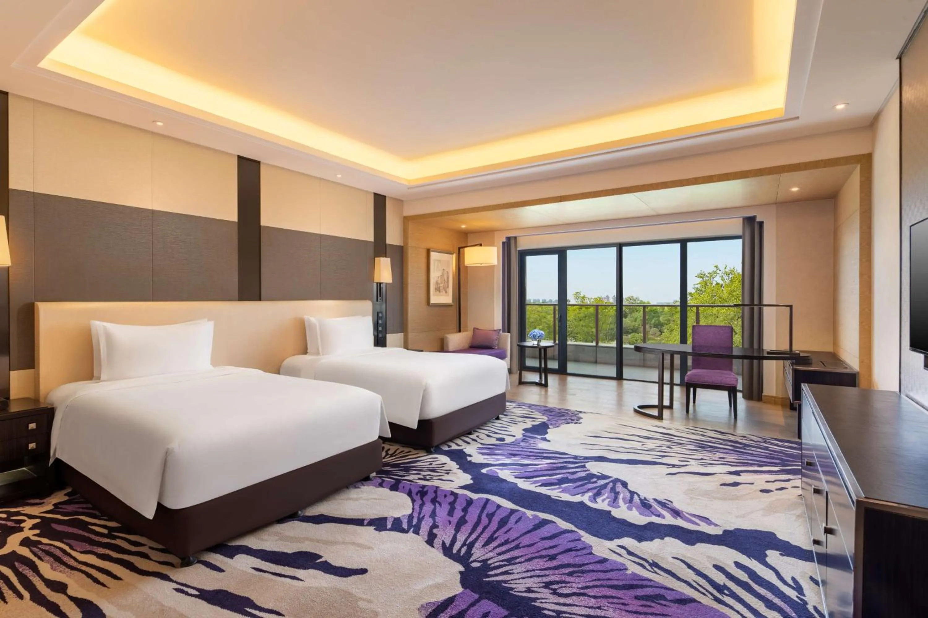 Bedroom, Bed in Radisson Blu Hotel Wuhan ETD Zone