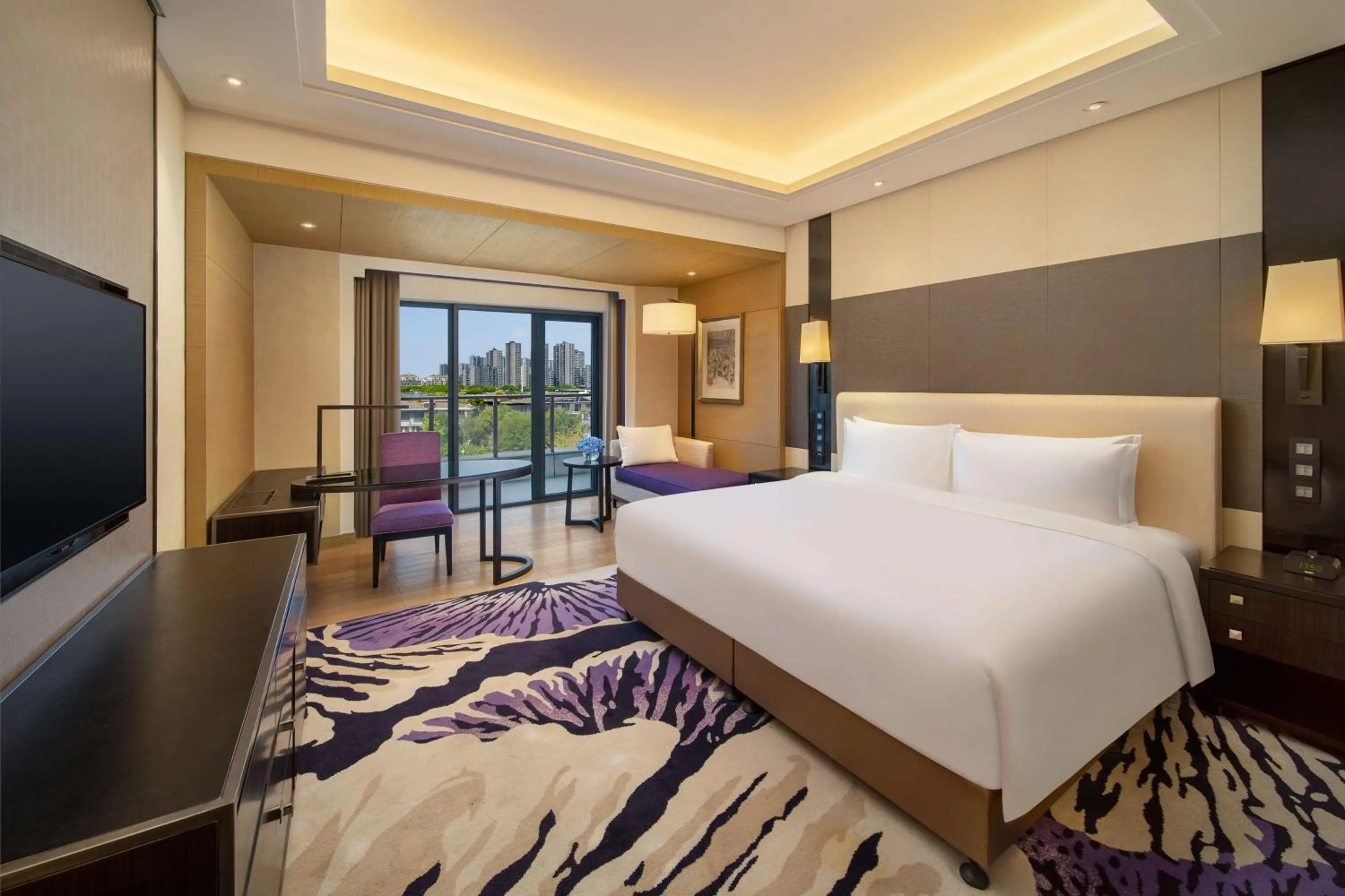 Bedroom, Bed in Radisson Blu Hotel Wuhan ETD Zone
