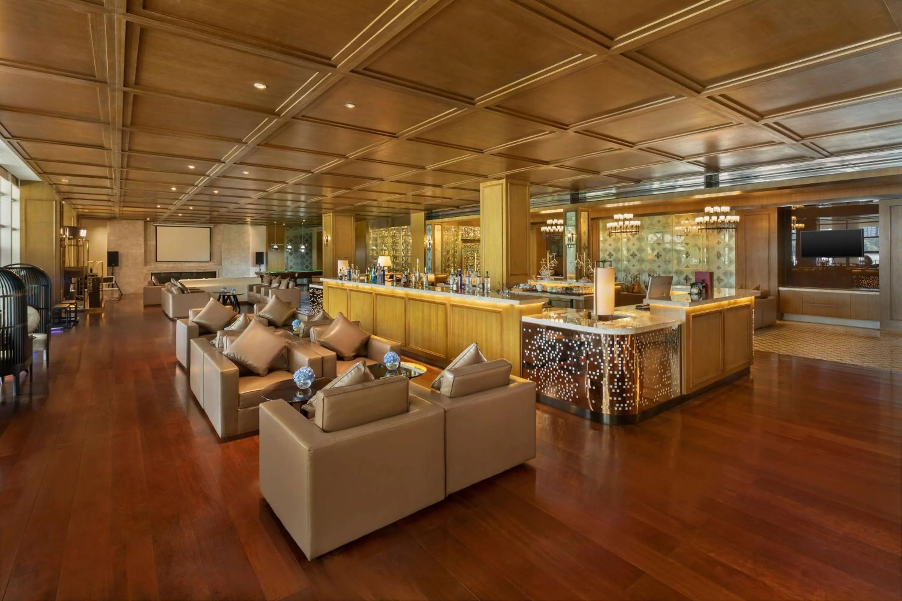 Restaurant/places to eat in Radisson Blu Hotel Wuhan ETD Zone