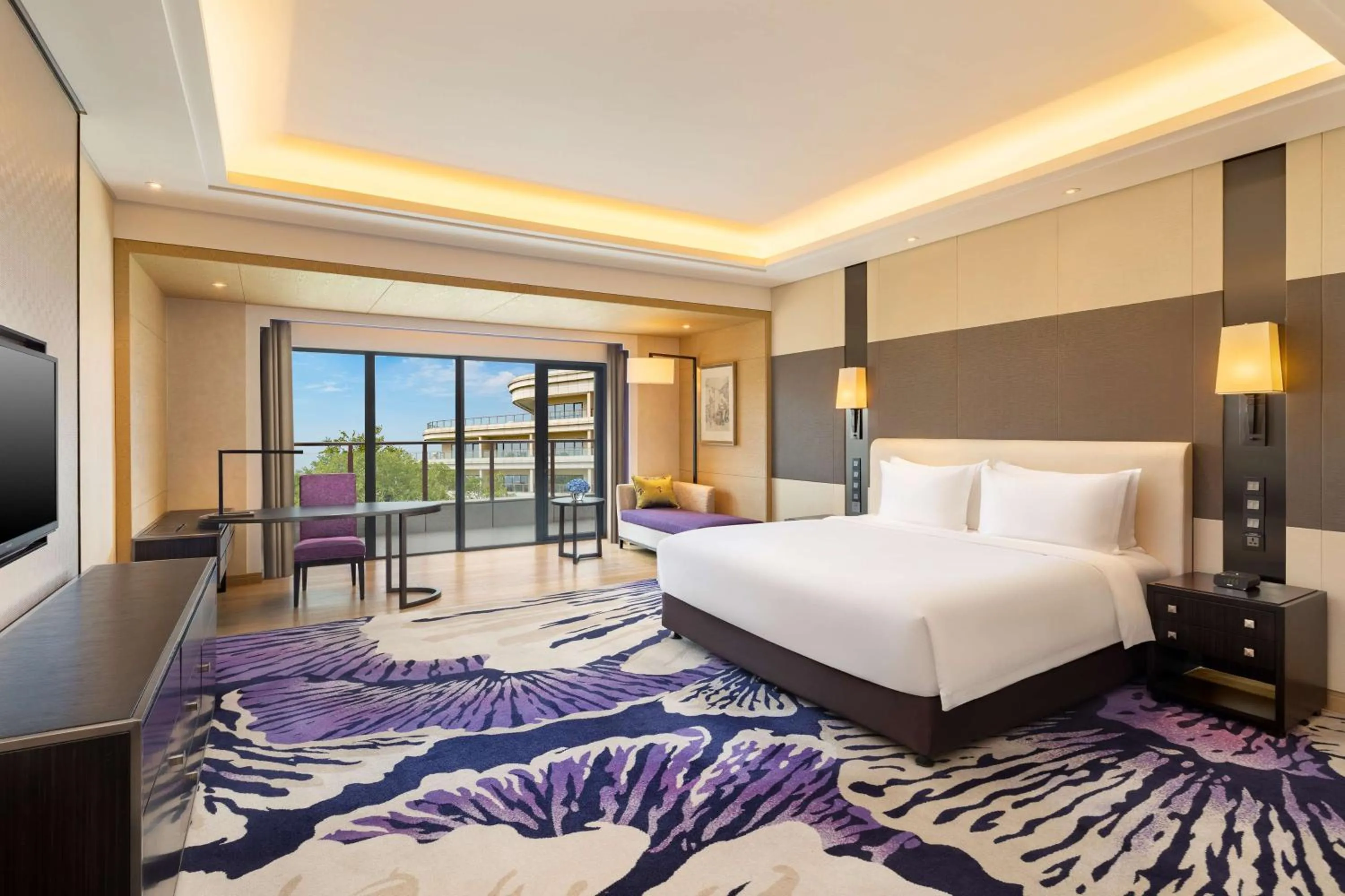 Bedroom, Bed in Radisson Blu Hotel Wuhan ETD Zone