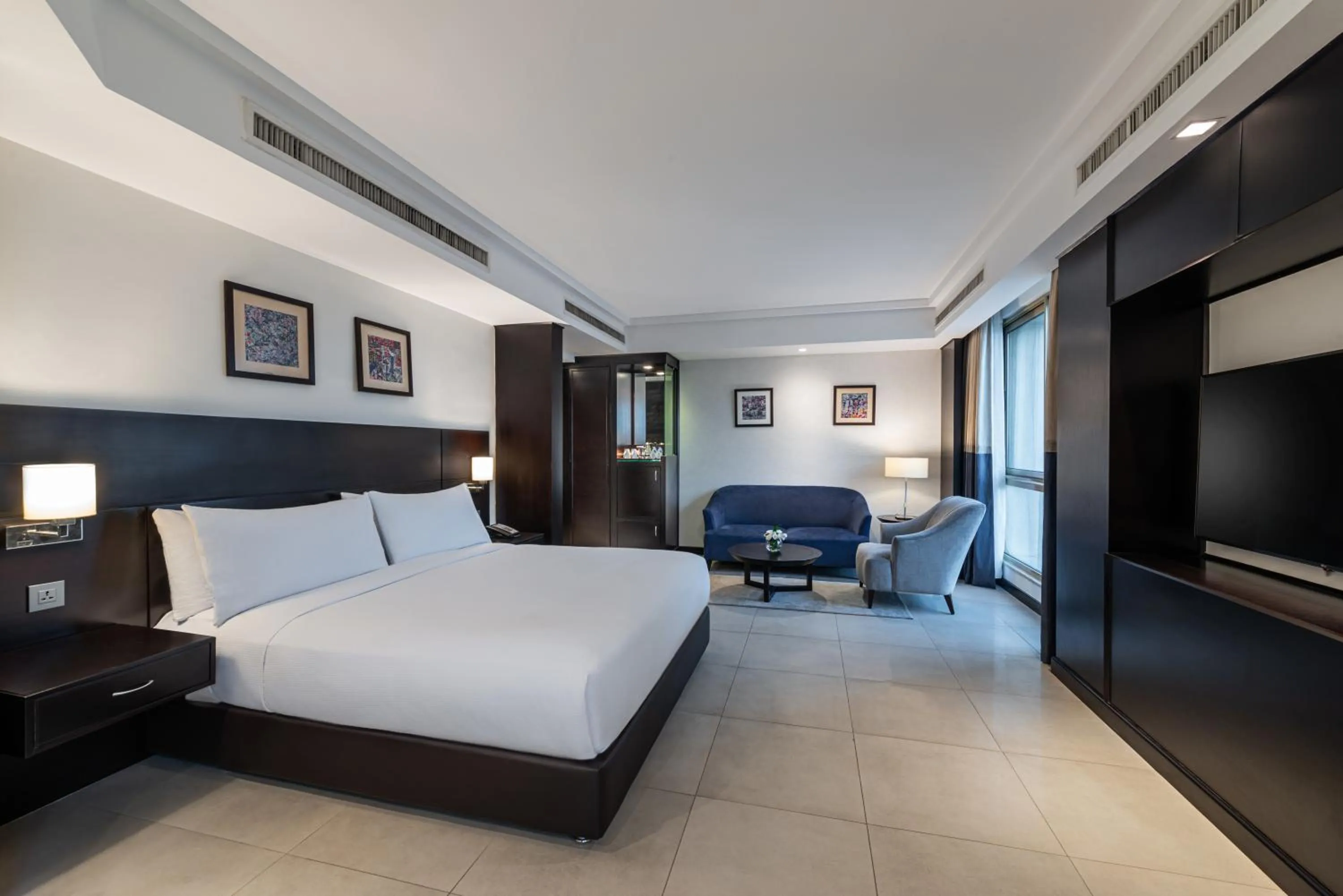 Bedroom, Bed in DoubleTree by Hilton Hotel Aqaba