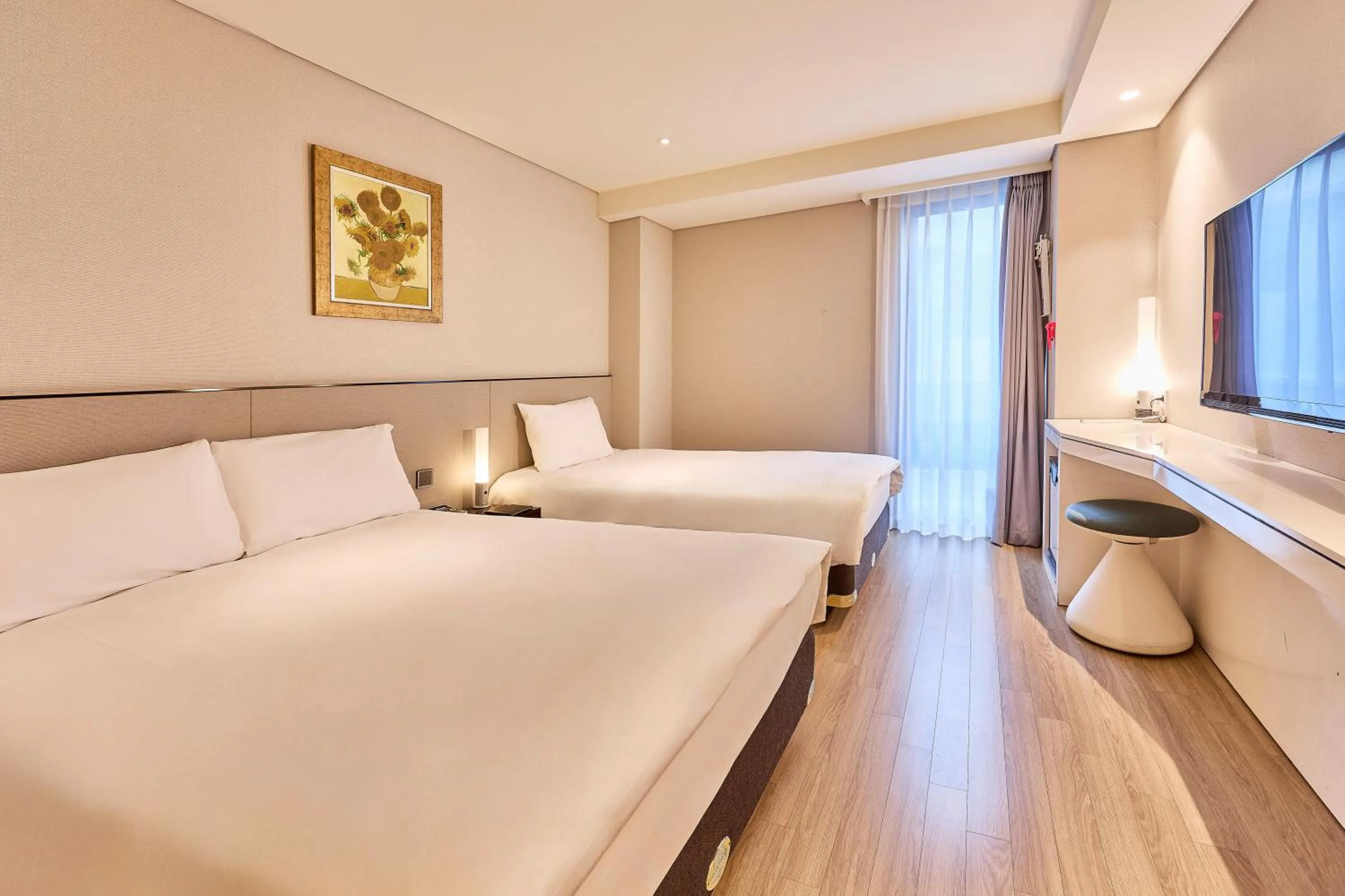 Bed in Hotel Thomas Myeongdong