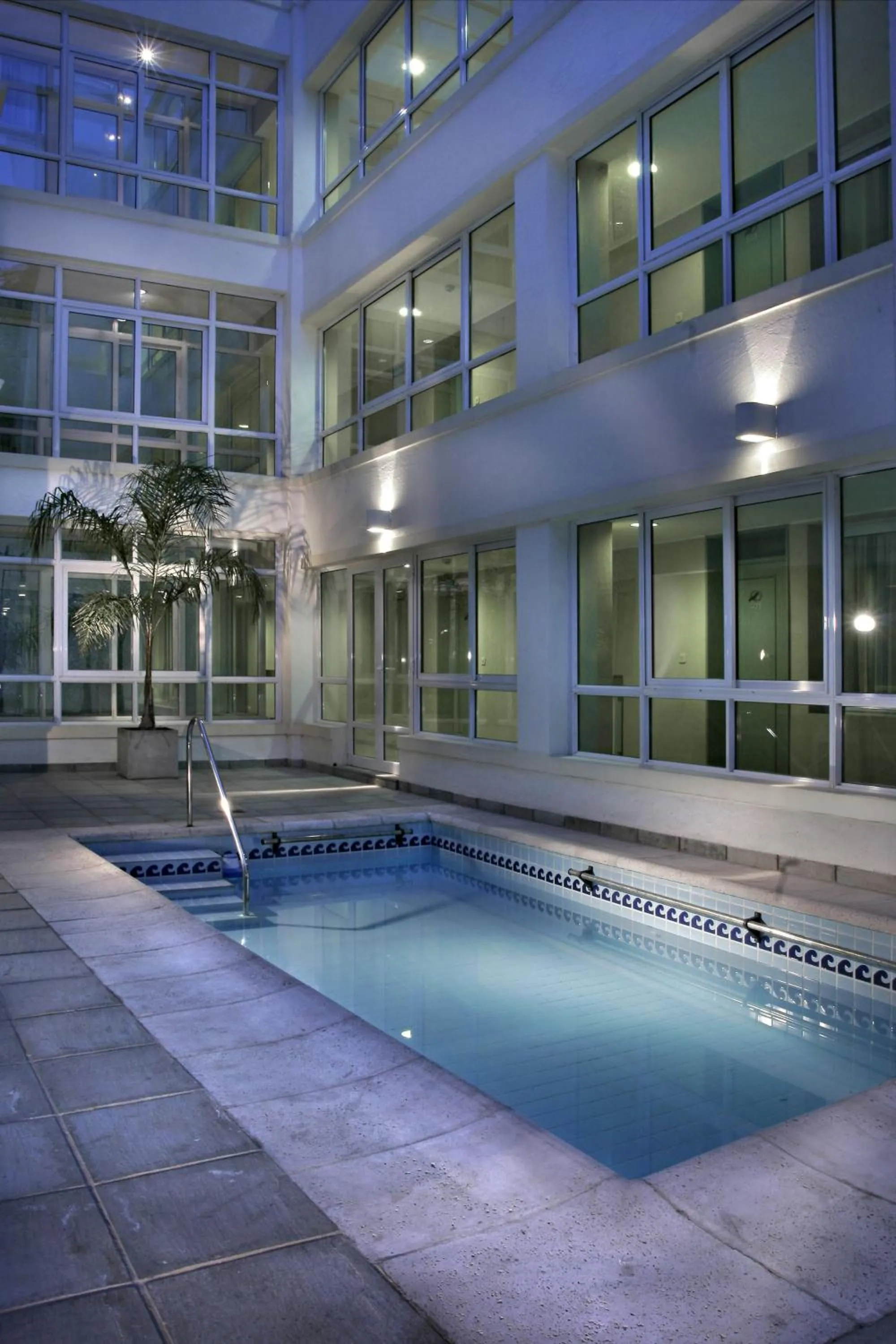 Swimming pool in Cóndor Suites Apart Hotel