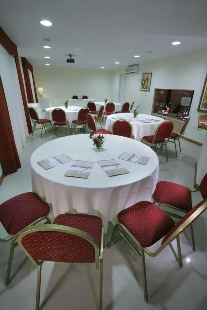 Restaurant/places to eat in Cóndor Suites Apart Hotel