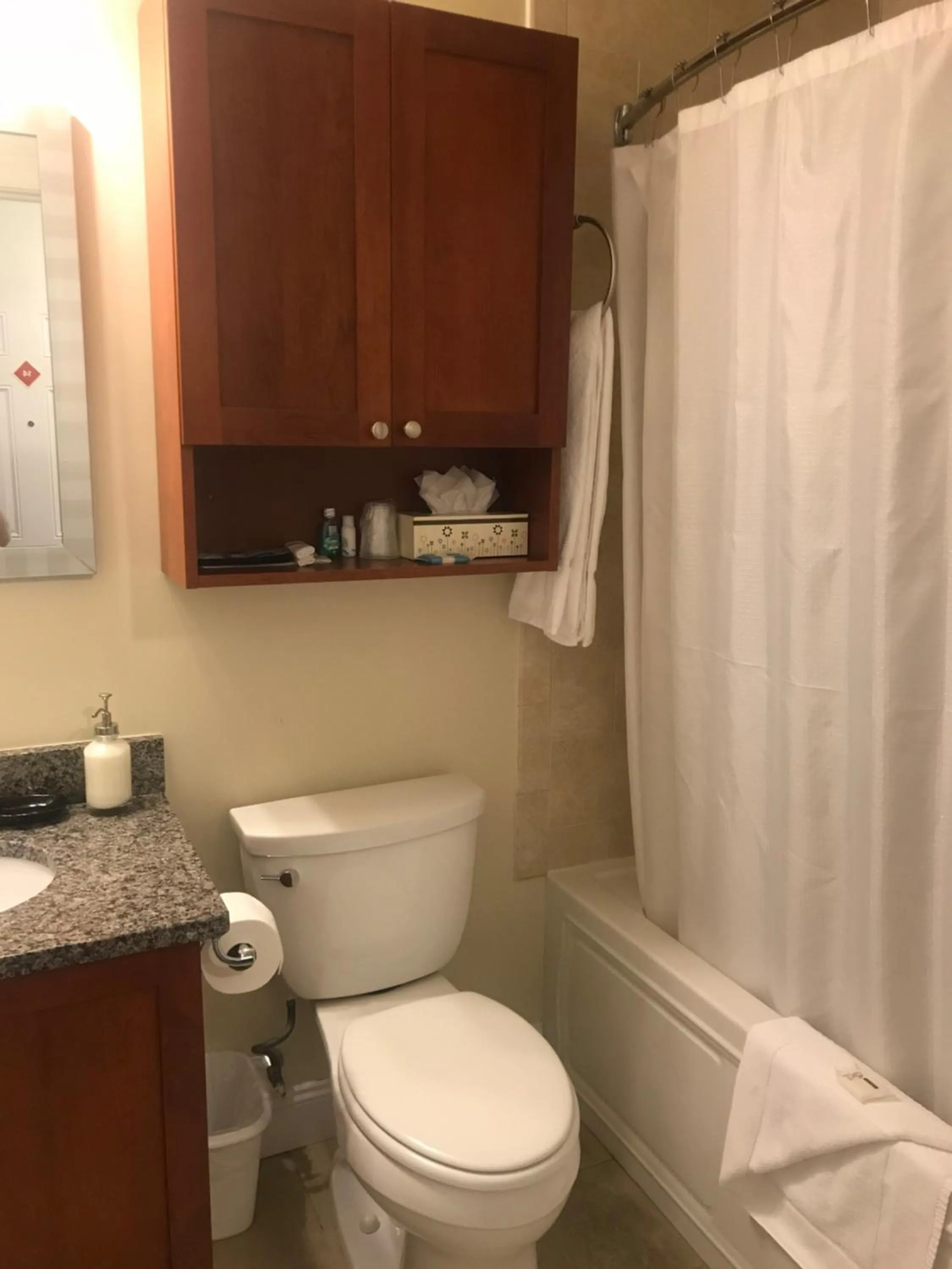 Crescent Suites Hotel