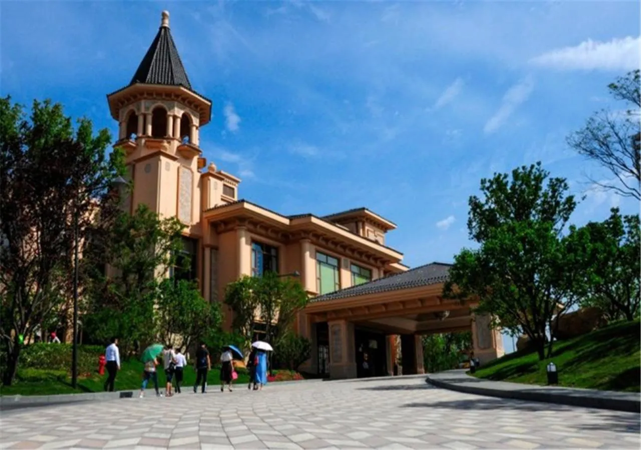 Property building in Chateau Star River Shaanxi