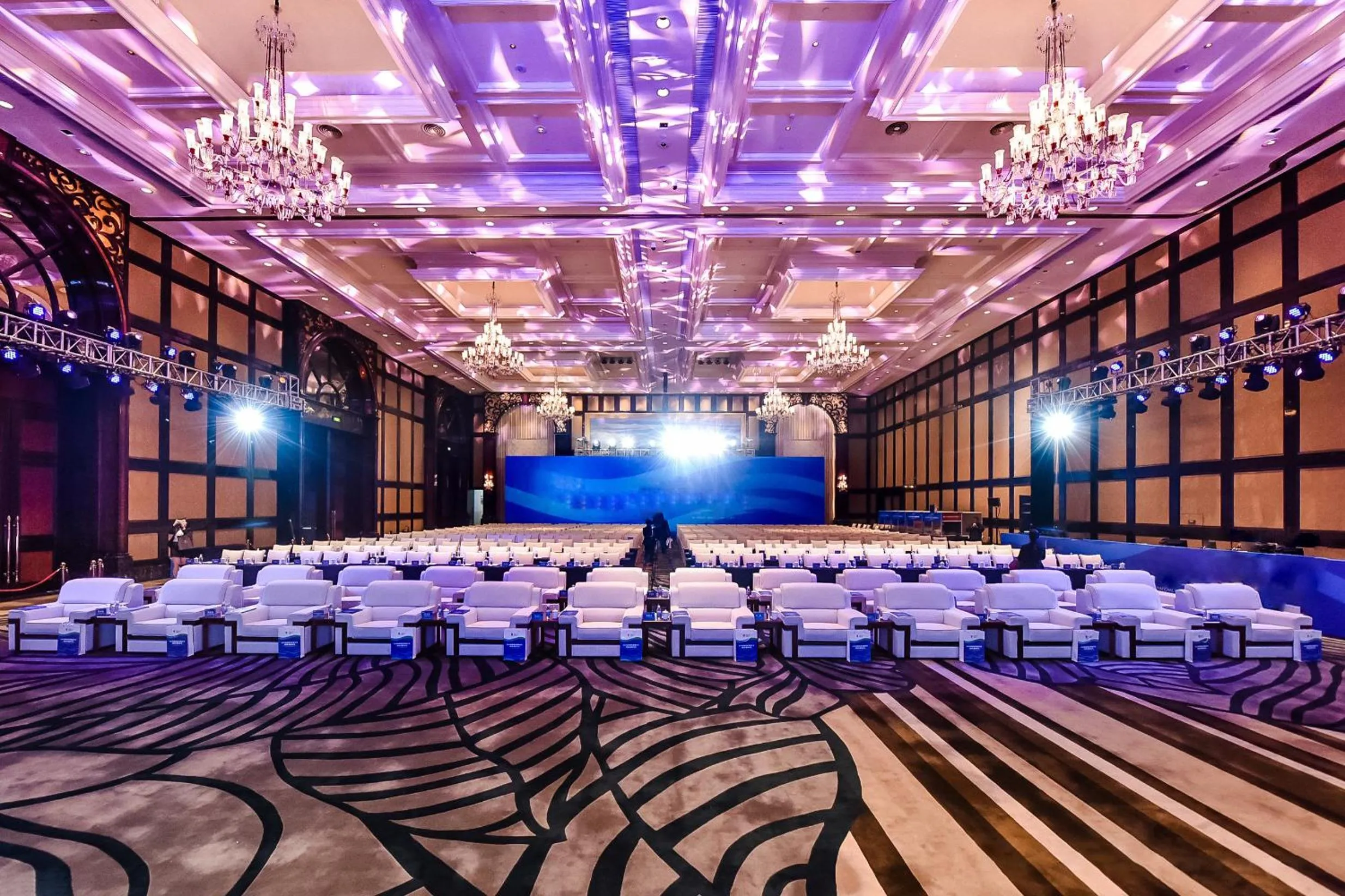 Meeting/conference room in Chateau Star River Shaanxi