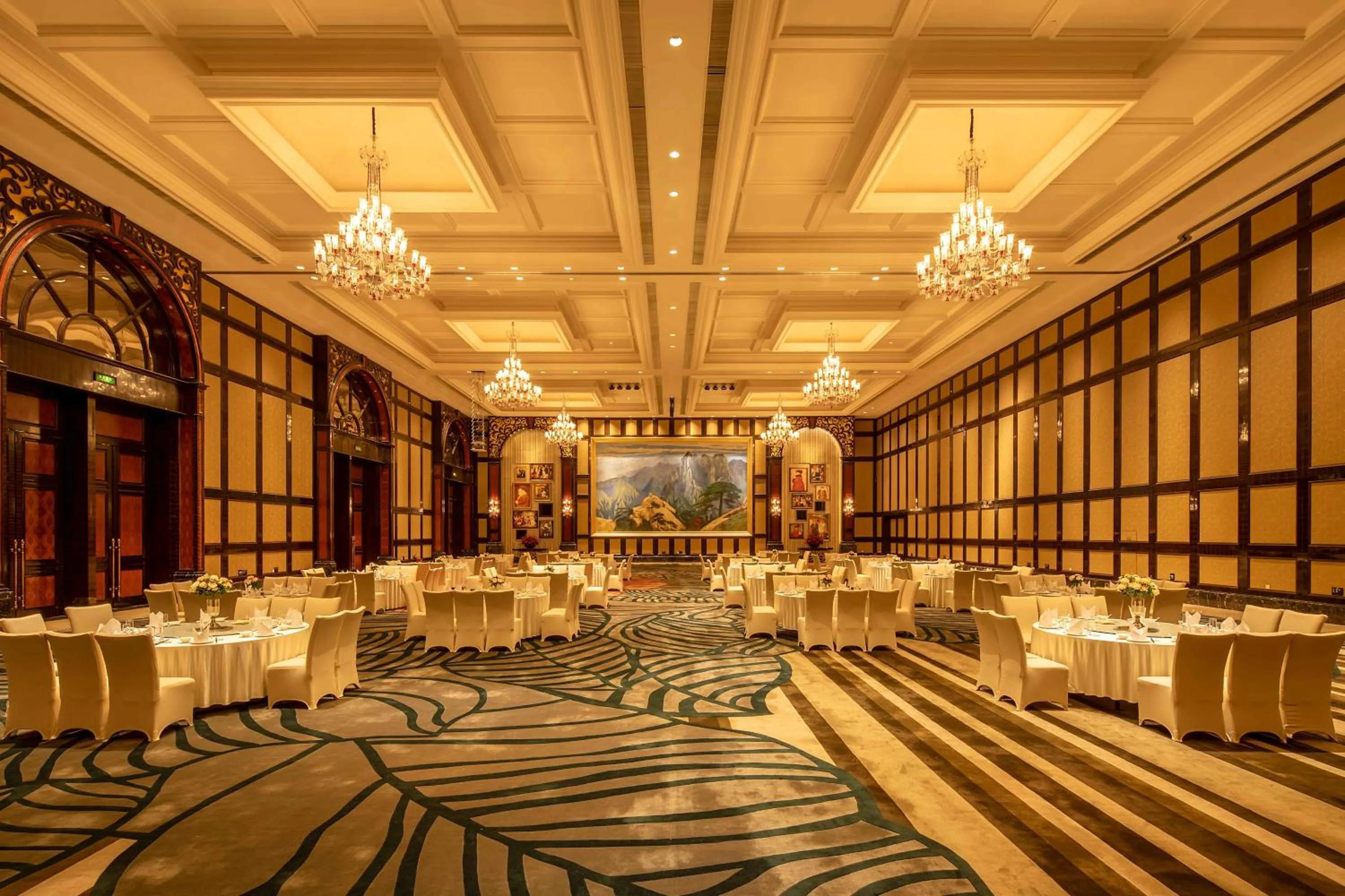 Meeting/conference room in Chateau Star River Shaanxi