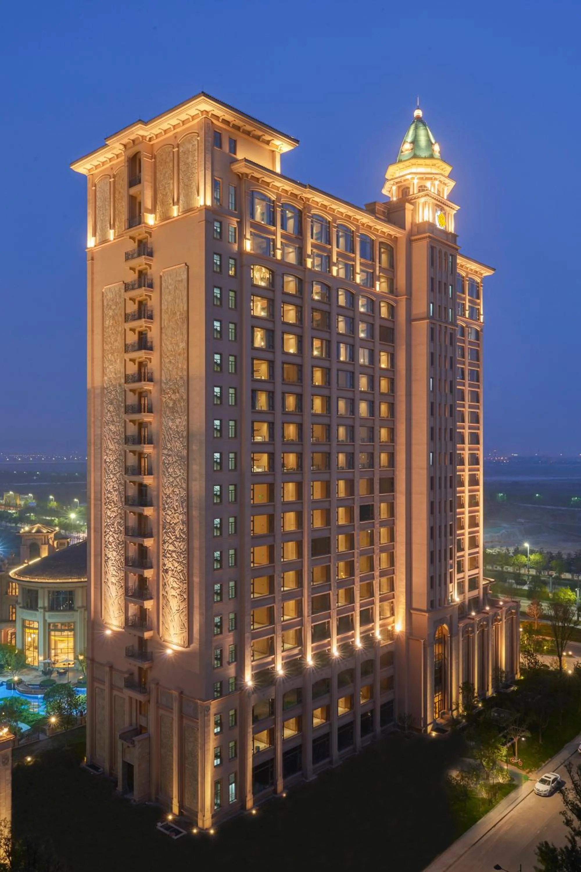 Property building in Chateau Star River Shaanxi