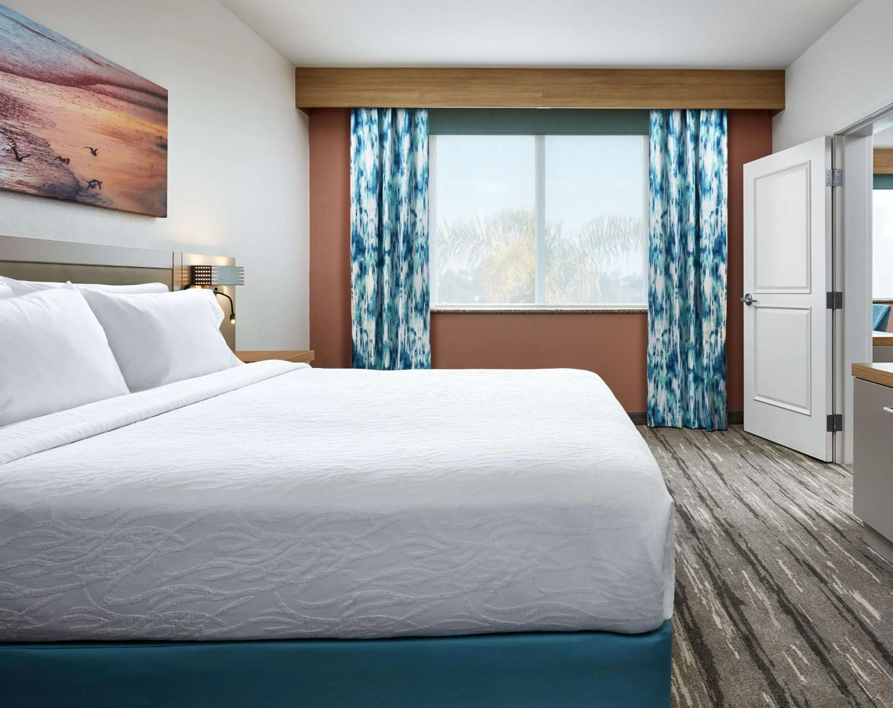 Bed in Hilton Garden Inn San Luis Obispo/Pismo Beach