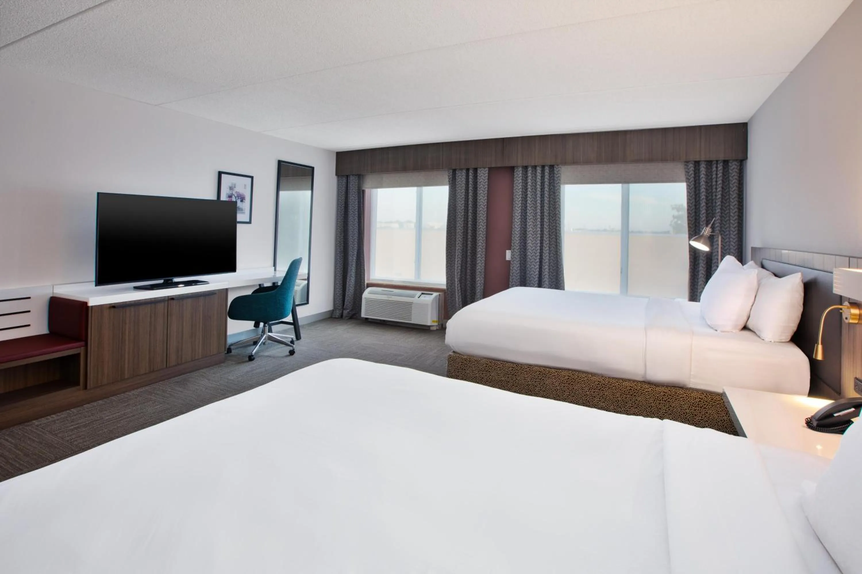 Bedroom, Bed in Hilton Garden Inn Chesapeake Greenbrier