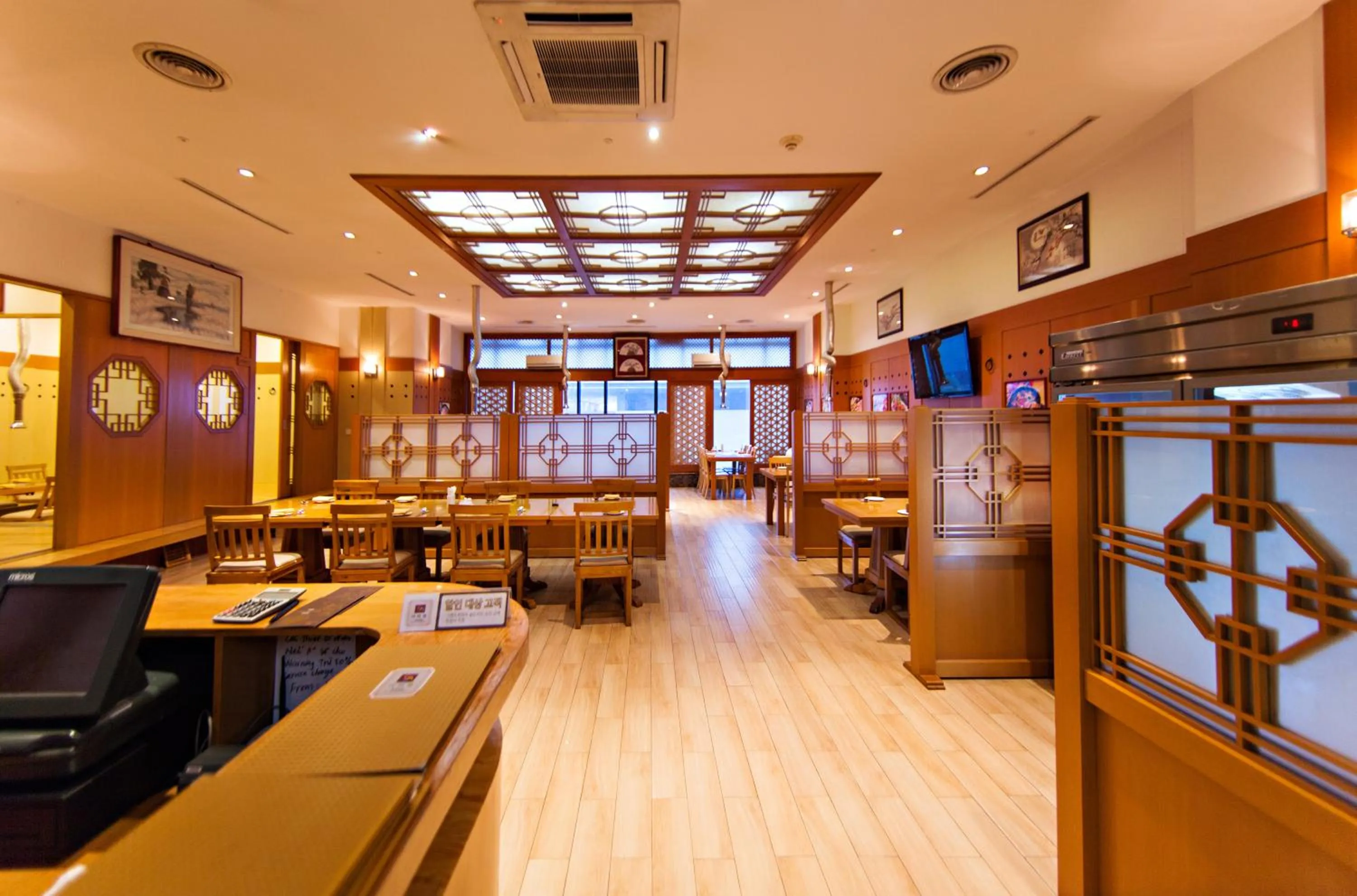 Restaurant/places to eat in Grand Plaza Hotel Hanoi