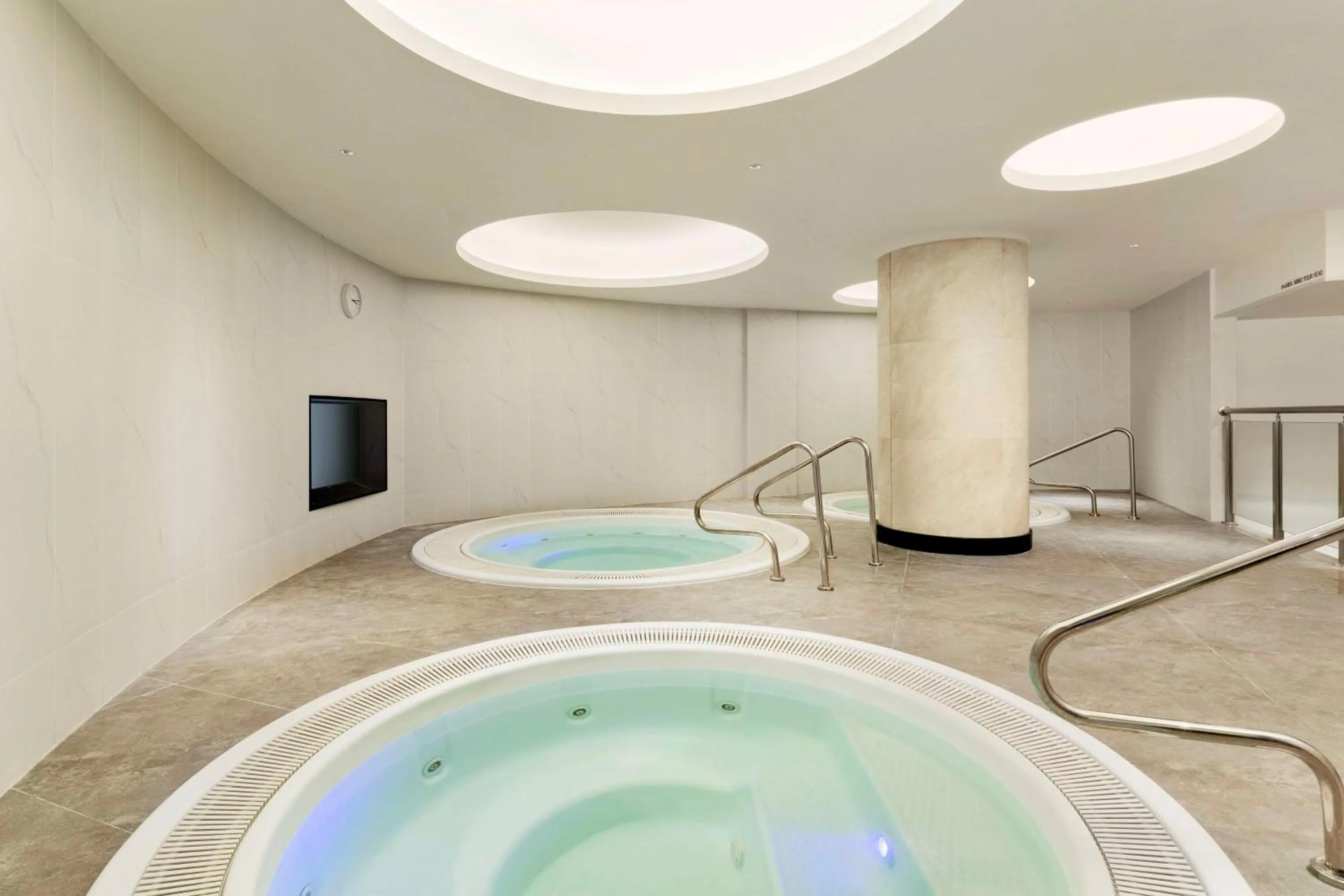Fitness centre/facilities in Radisson Collection Hotel, Xing Guo Shanghai