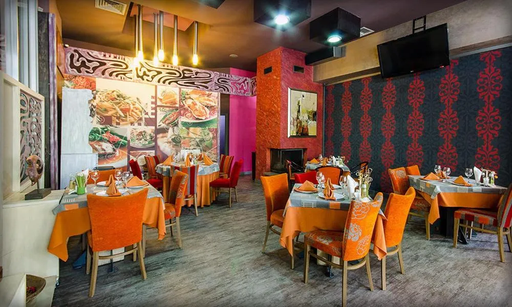 Restaurant/places to eat in Alliance Hotel