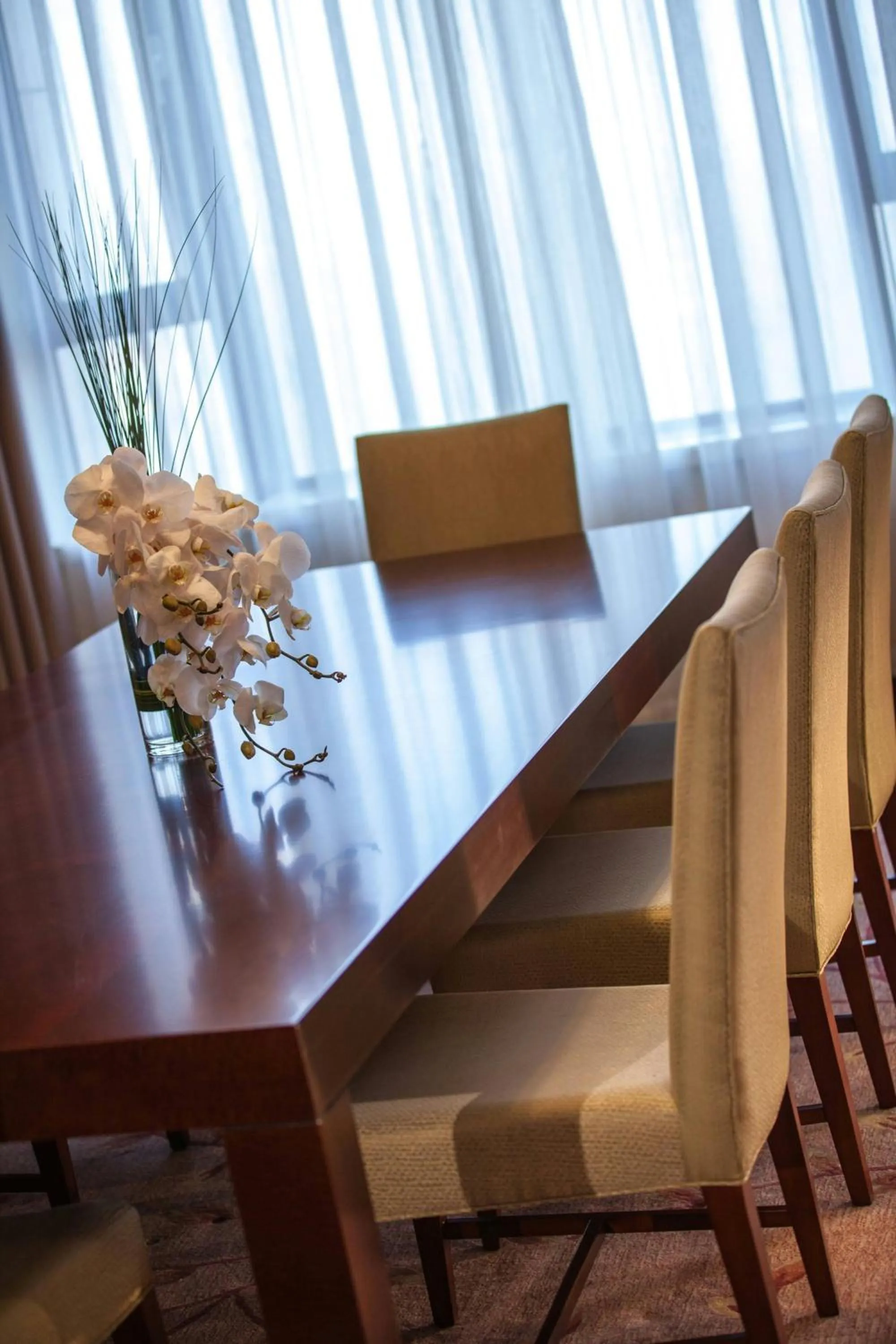 Bedroom in Renaissance Tianjin Lakeview Hotel
