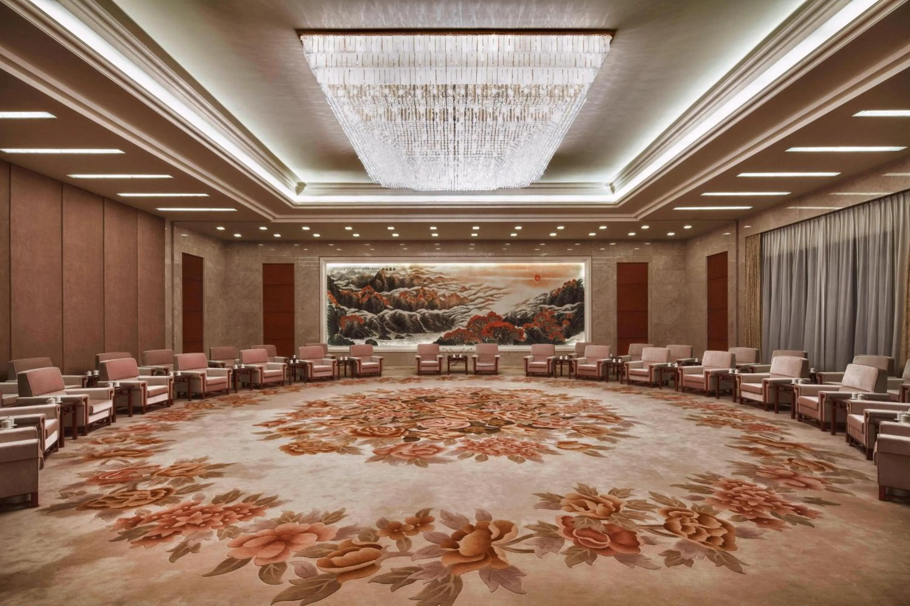 Meeting/conference room in Renaissance Tianjin Lakeview Hotel