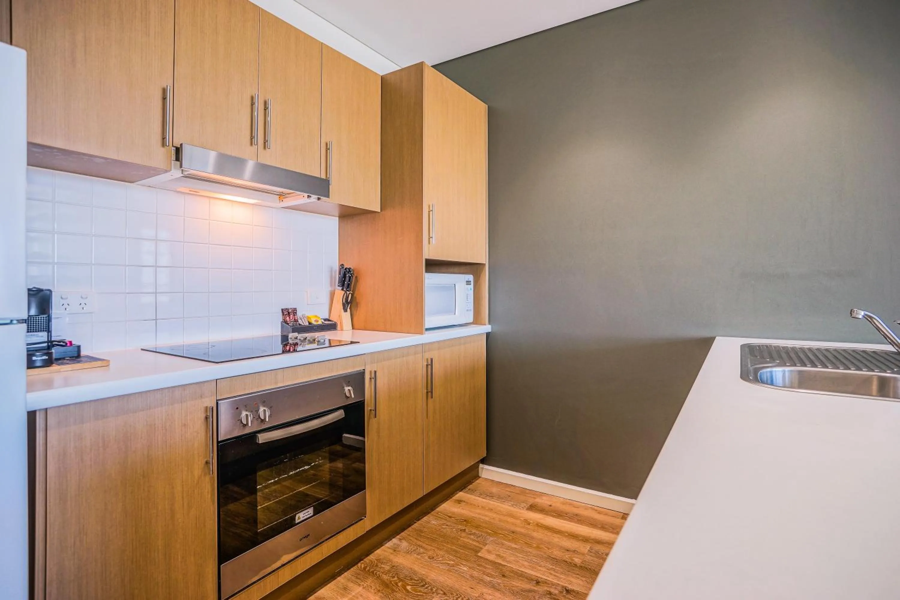 Kitchen or kitchenette in Wallaroo Marina Apartments