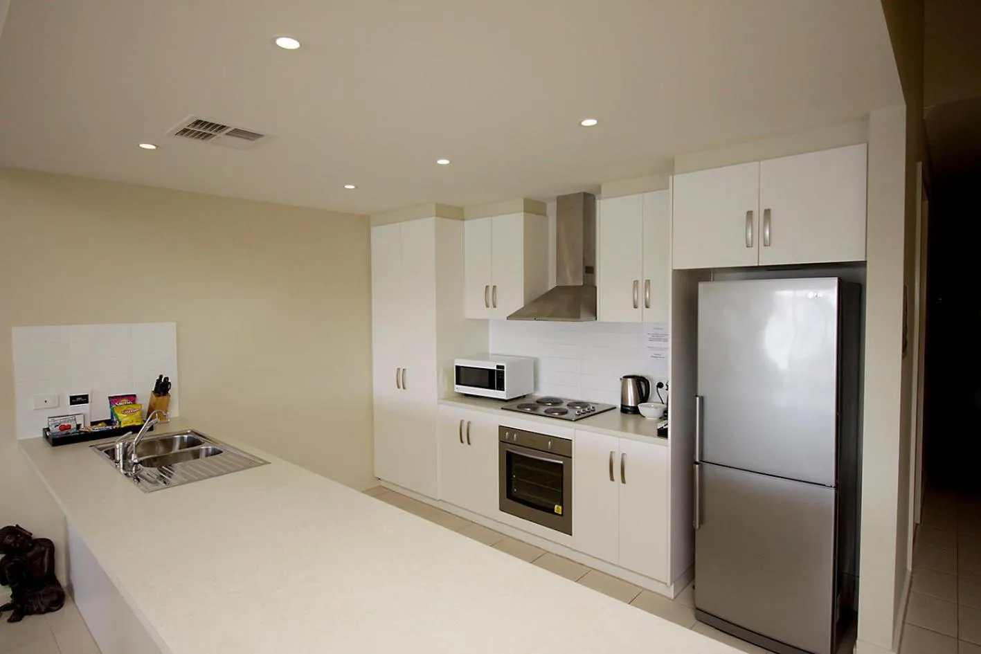 Kitchen or kitchenette in Wallaroo Marina Apartments
