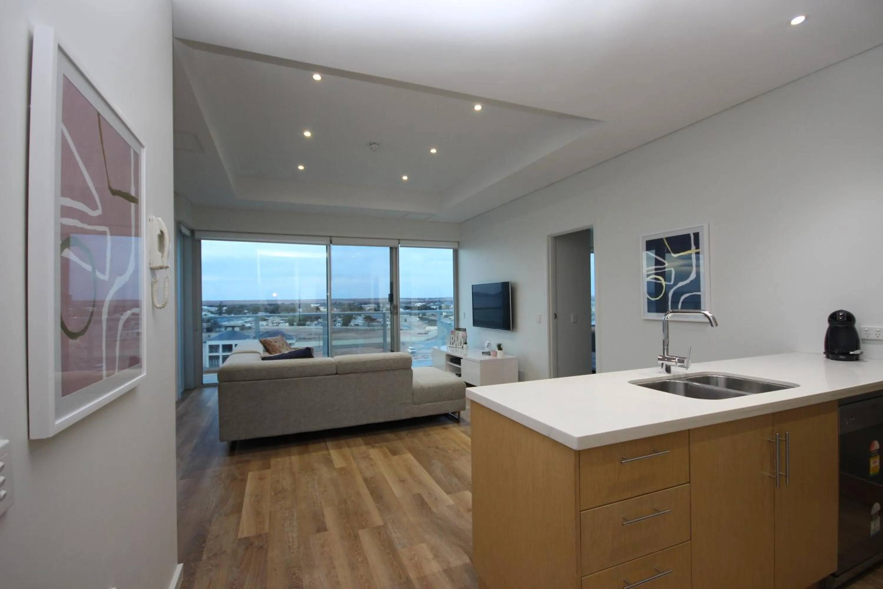 Kitchen or kitchenette in Wallaroo Marina Apartments