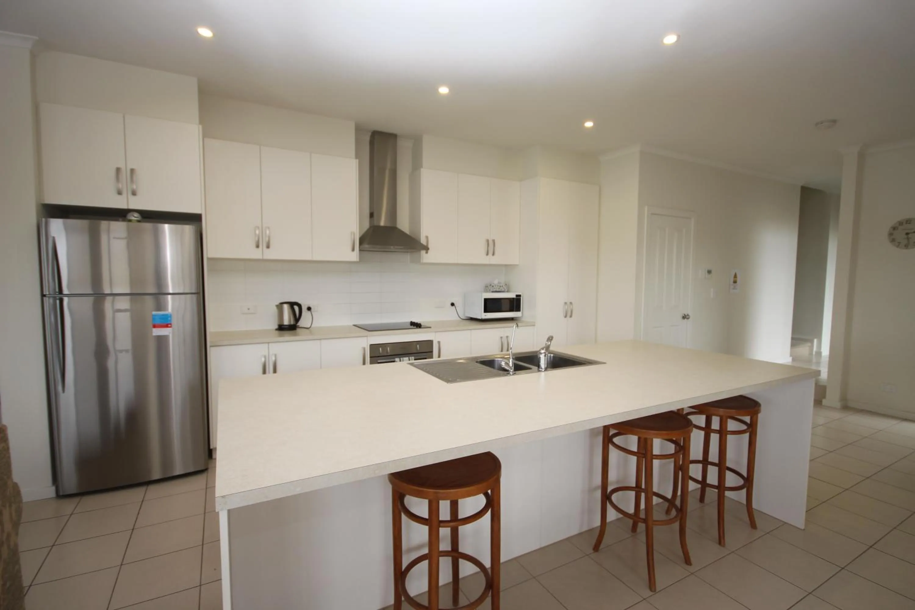 Kitchen or kitchenette in Wallaroo Marina Apartments