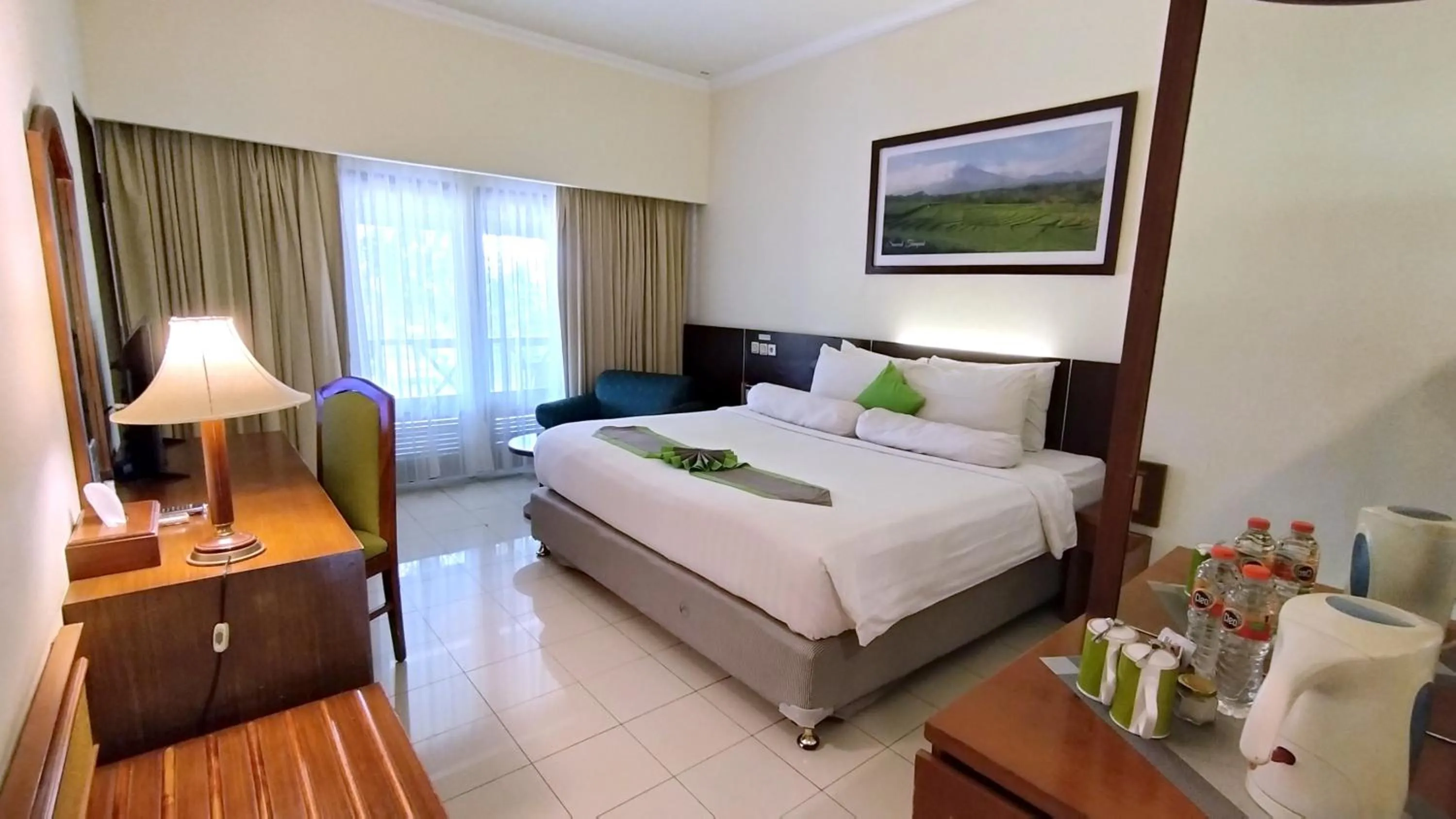 Bedroom, Bed in Grand Whiz Hotel Trawas Mojokerto