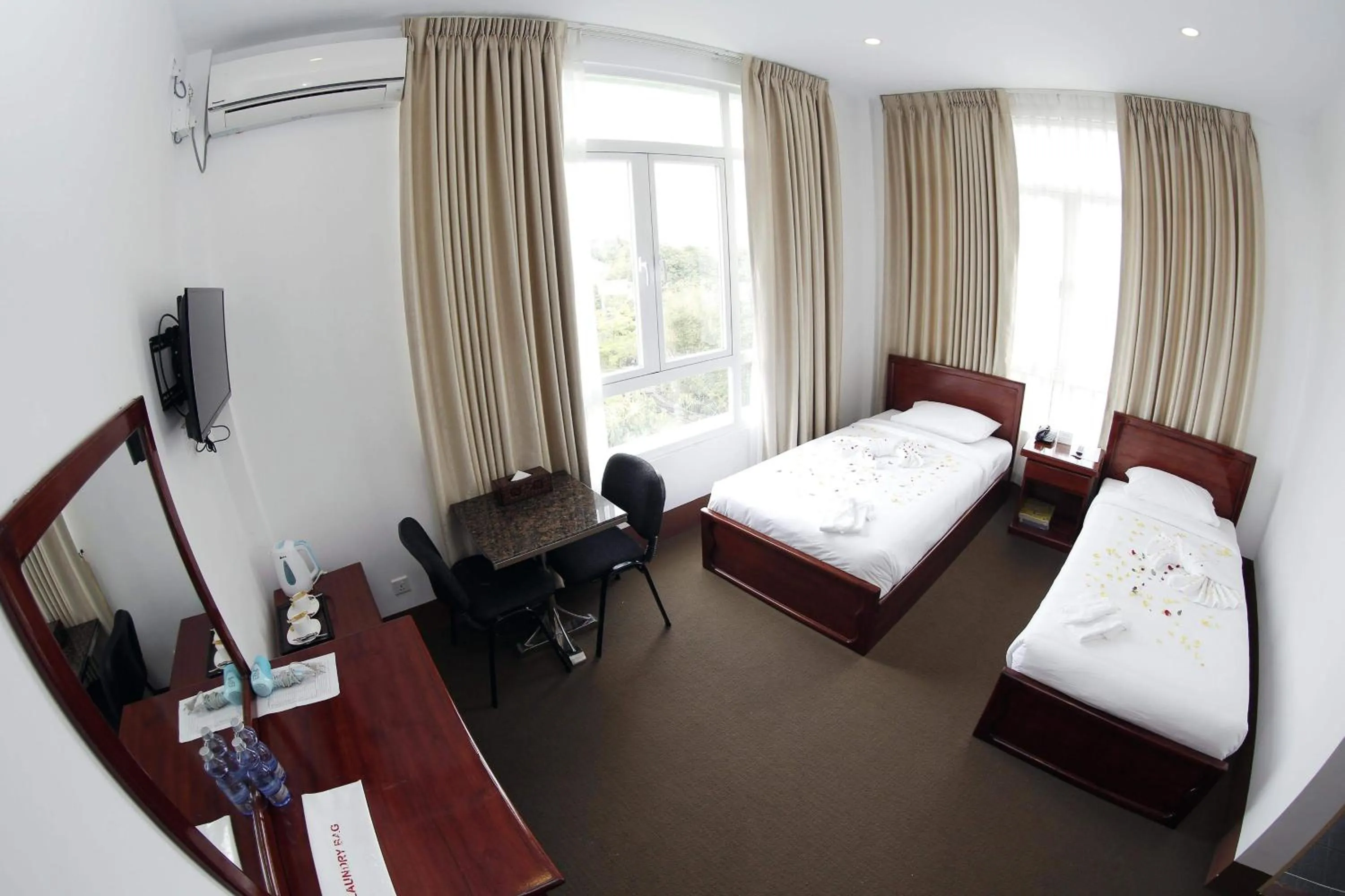 Bed in Virtue Highland Hotel