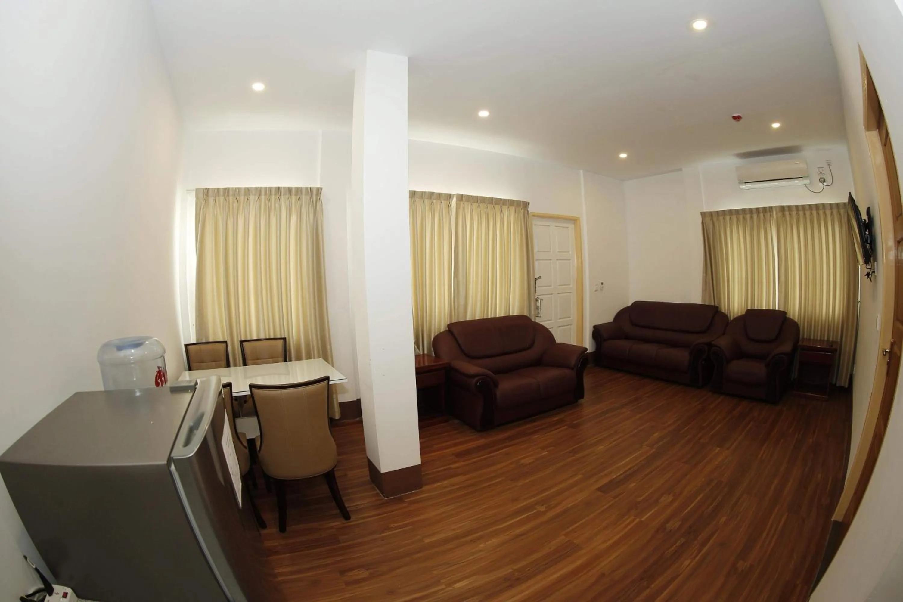 Living room in Virtue Highland Hotel