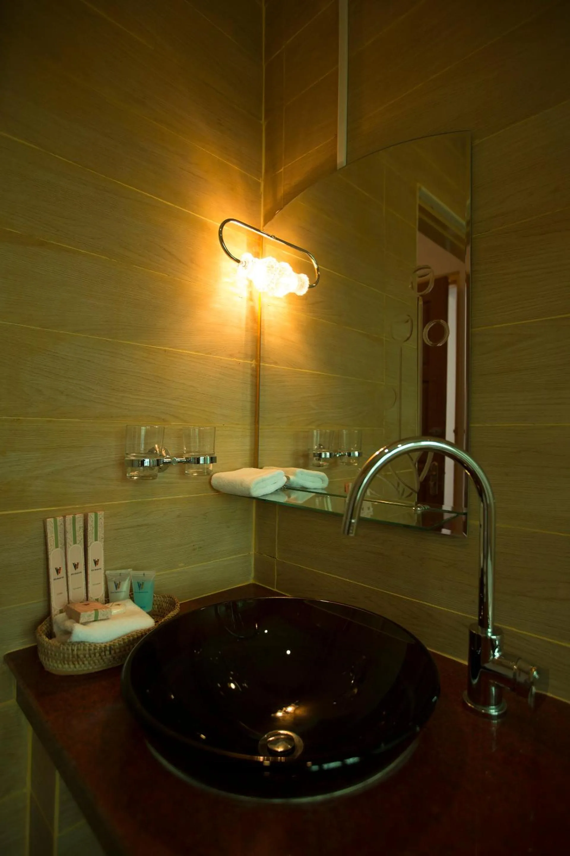 Property building in Virtue Highland Hotel