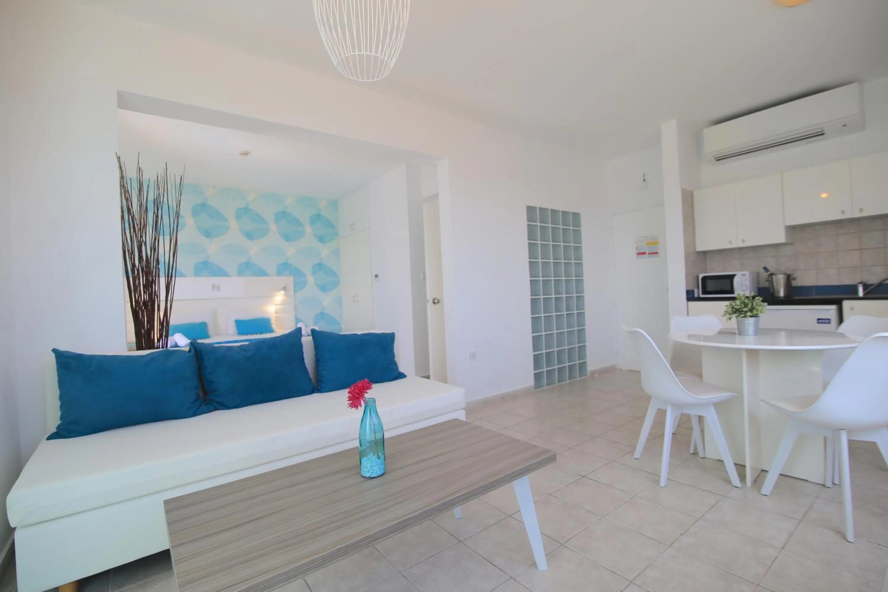 Seating area in Lantiana Gardens ApartHotel