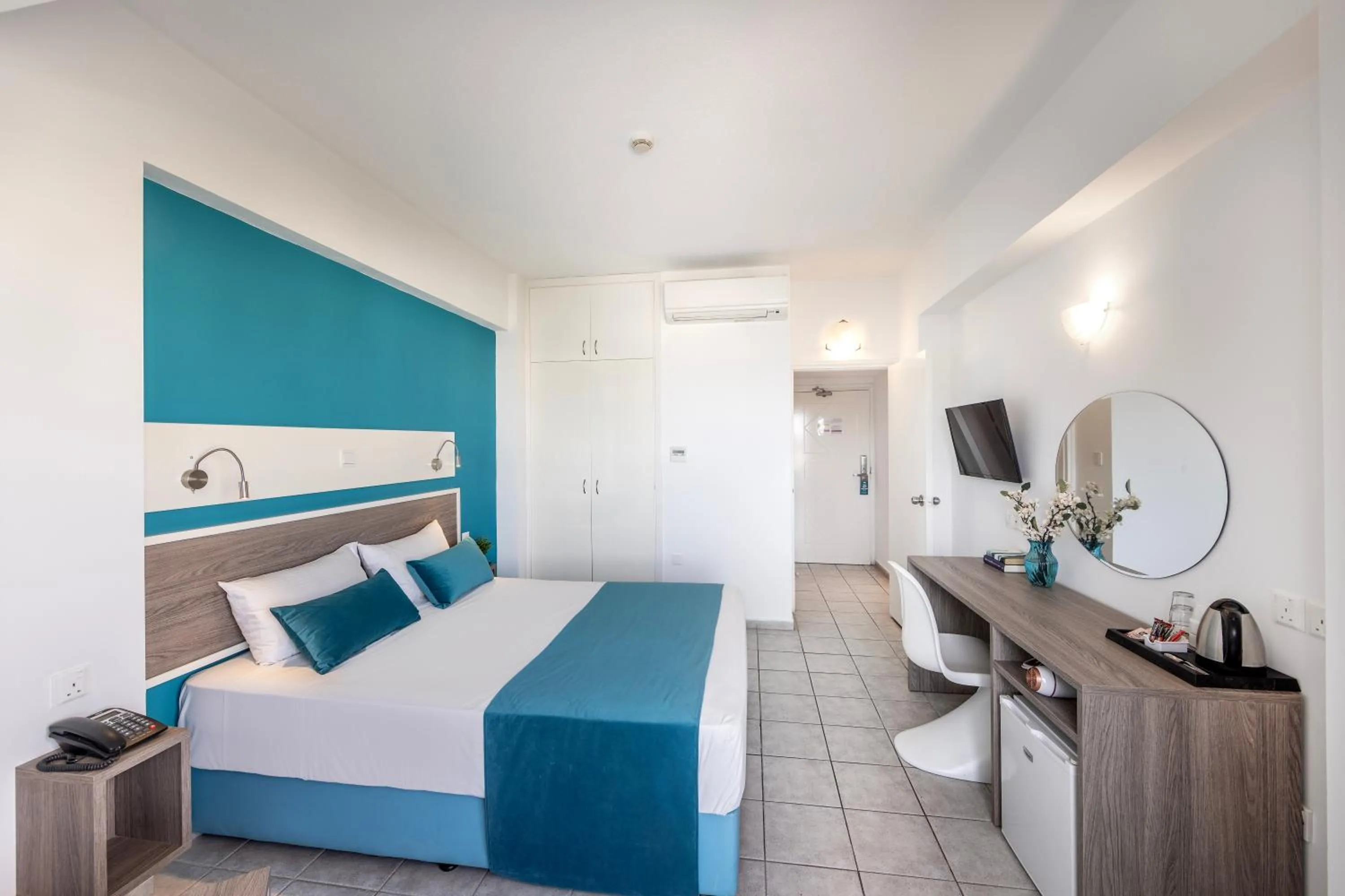 Bed in Lantiana Gardens ApartHotel