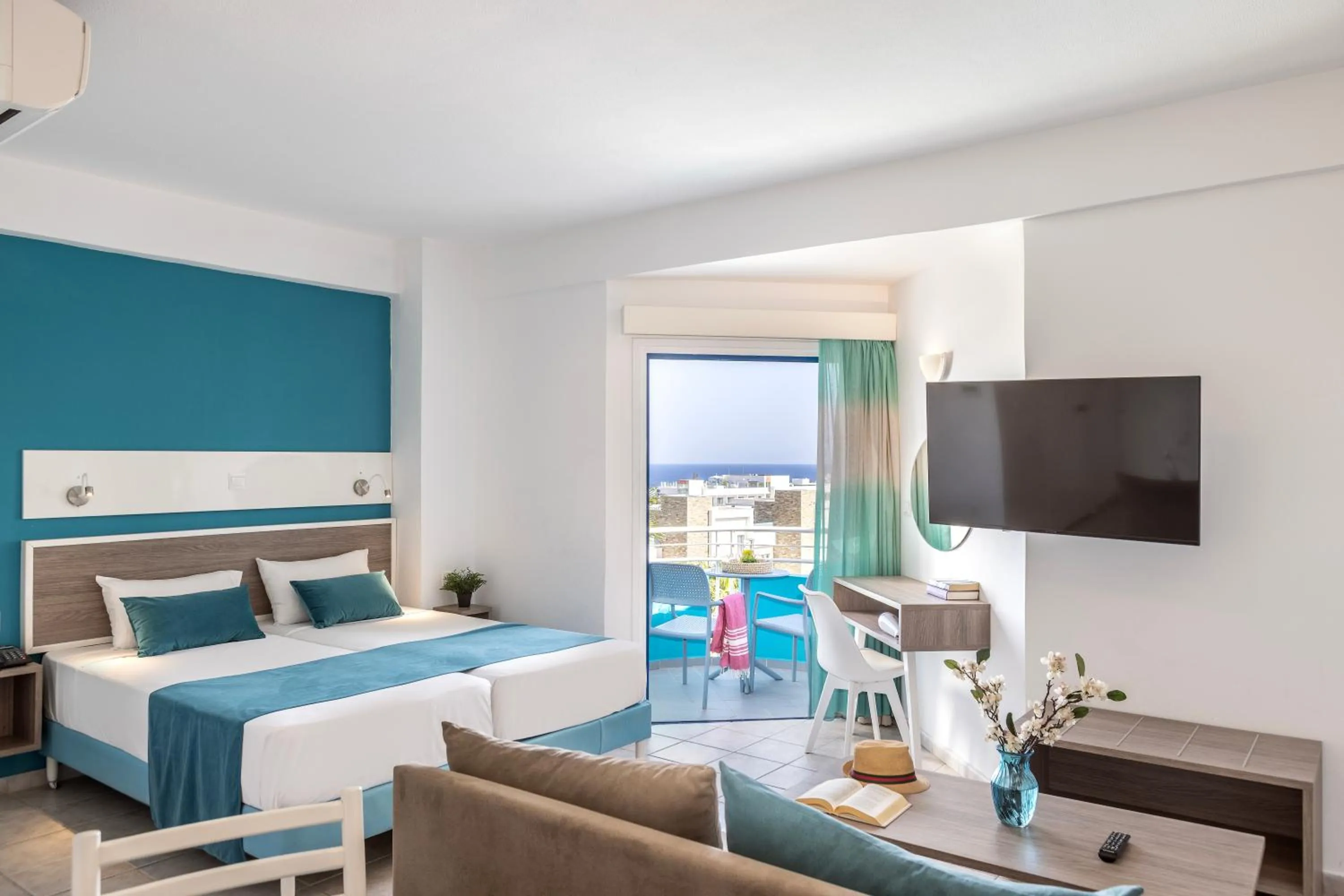 Bed in Lantiana Gardens ApartHotel