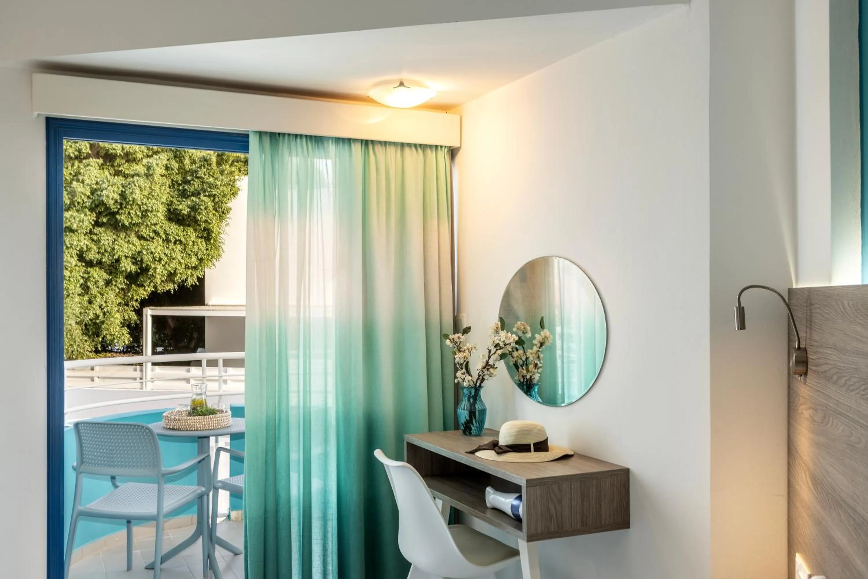 Lantiana Gardens ApartHotel