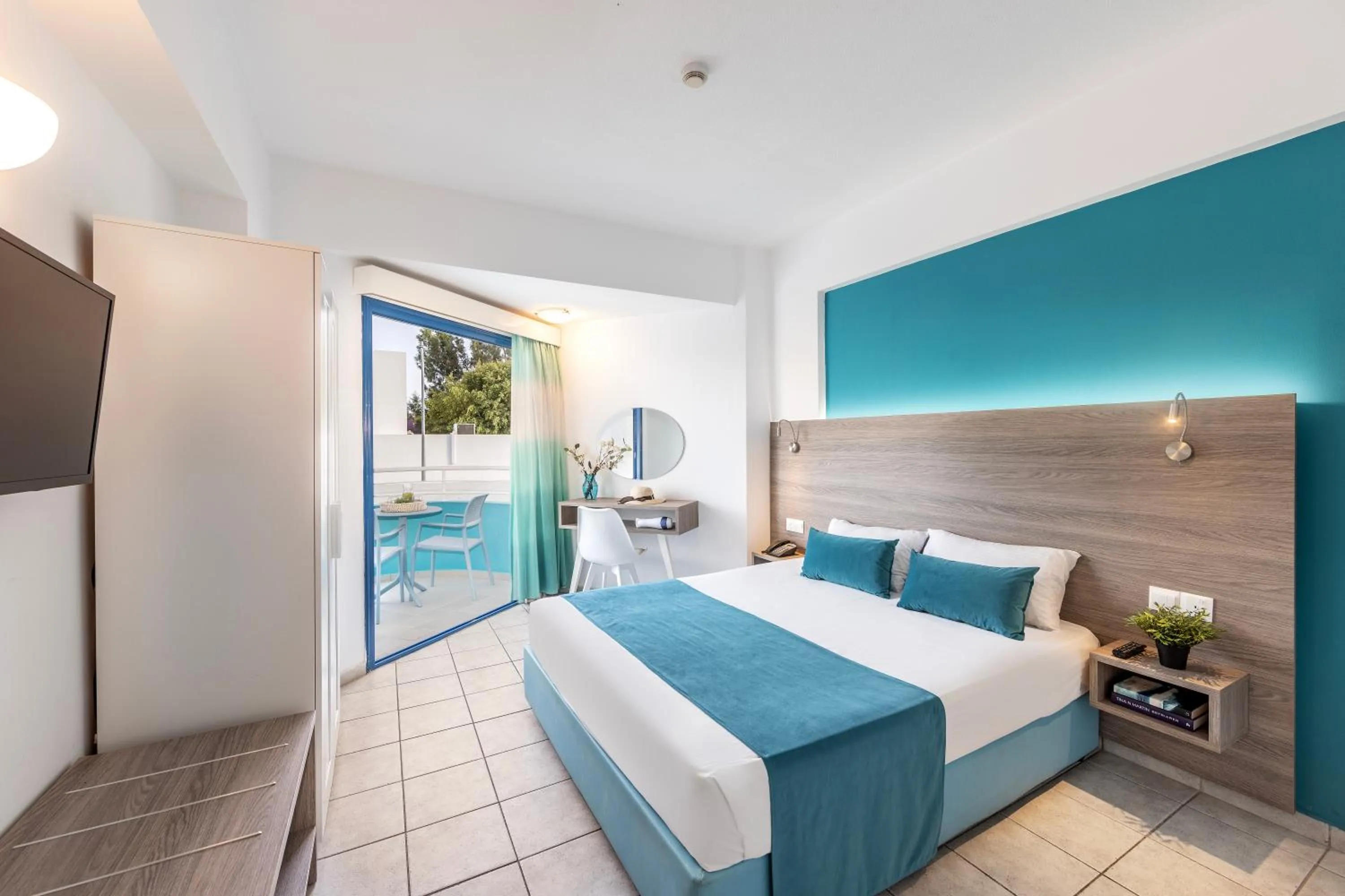 Bed in Lantiana Gardens ApartHotel