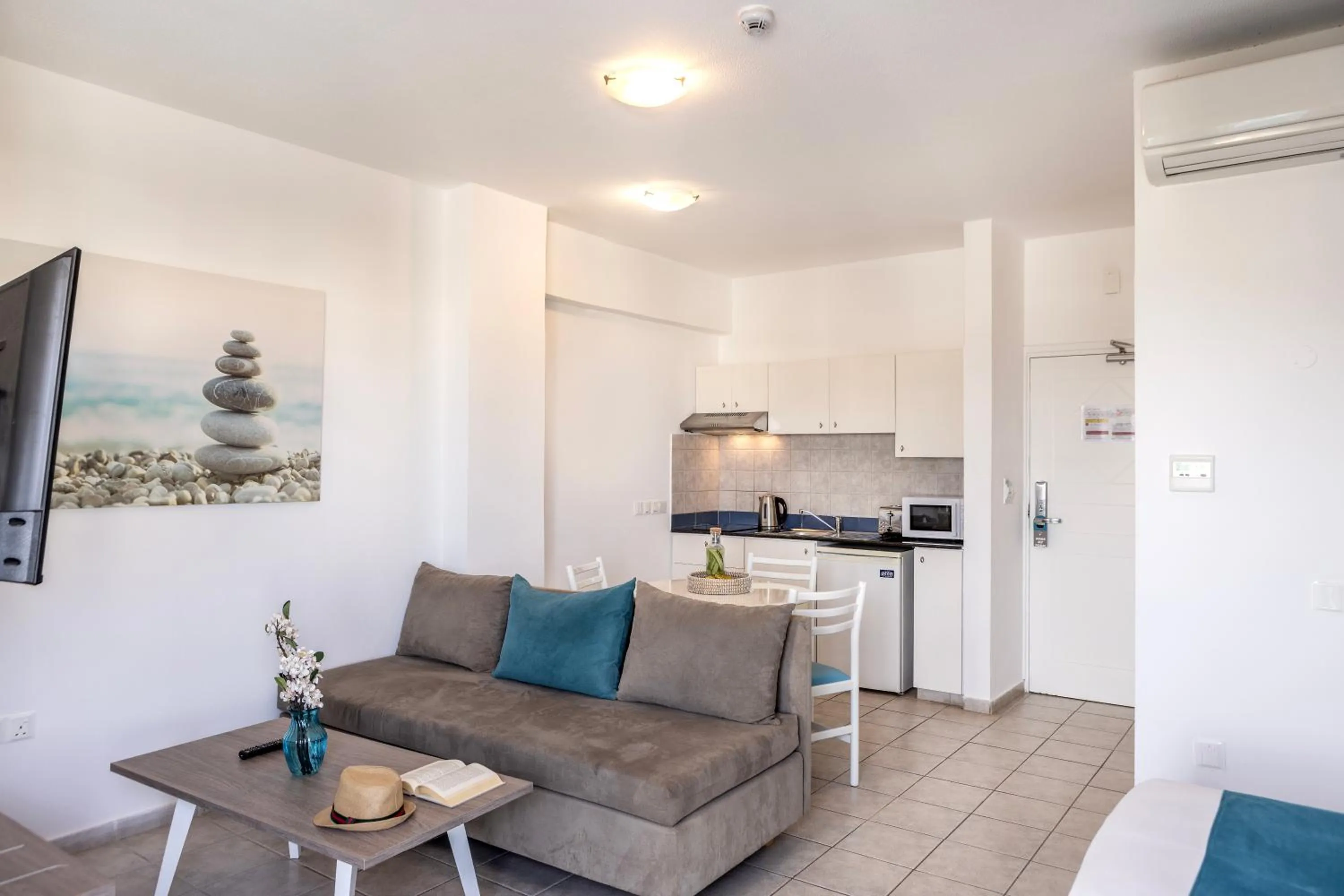 Lantiana Gardens ApartHotel