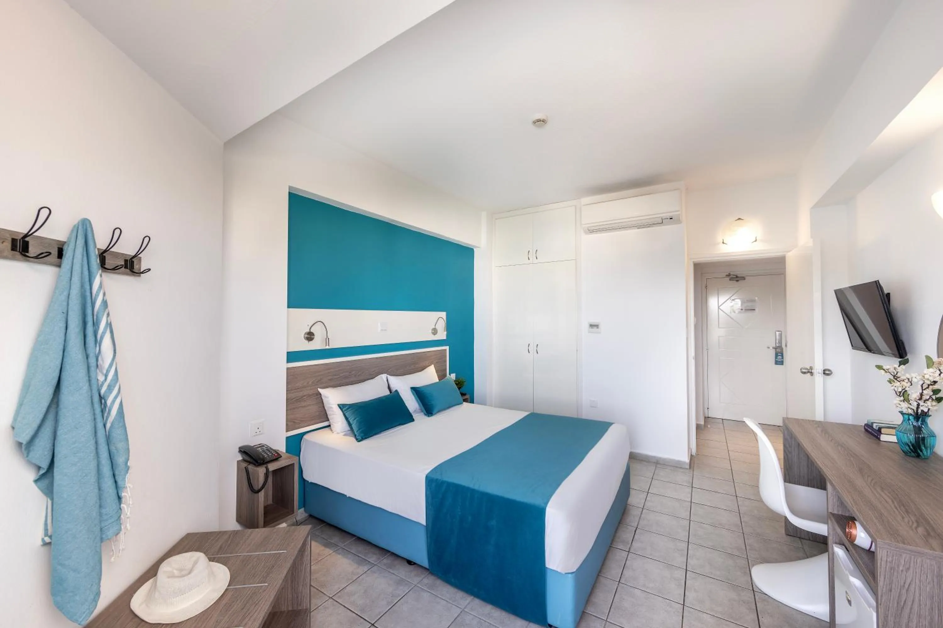 Bed in Lantiana Gardens ApartHotel