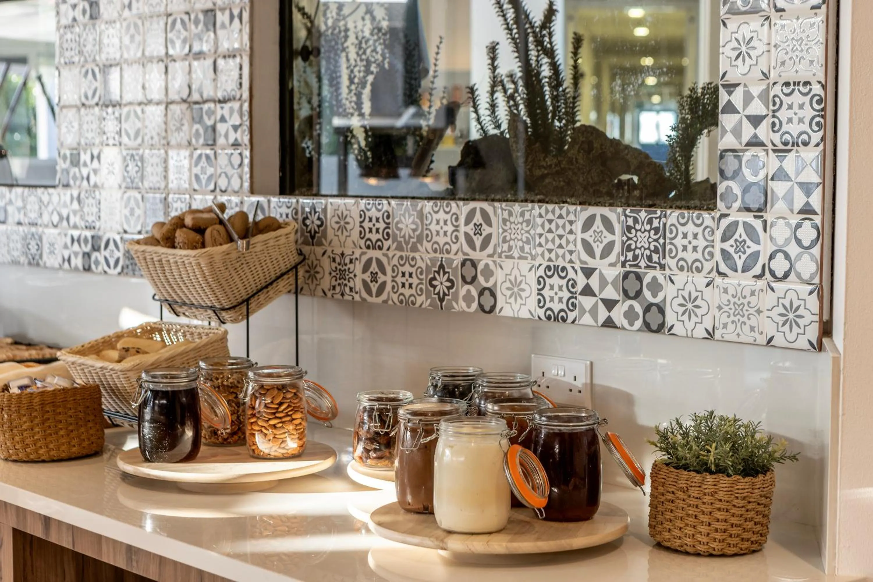 Lantiana Gardens ApartHotel