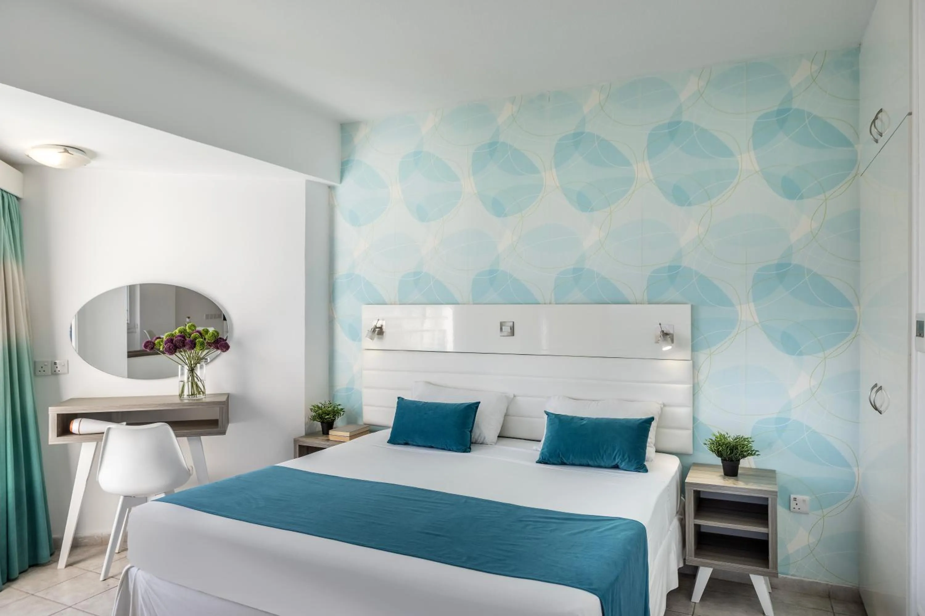 Bed in Lantiana Gardens ApartHotel