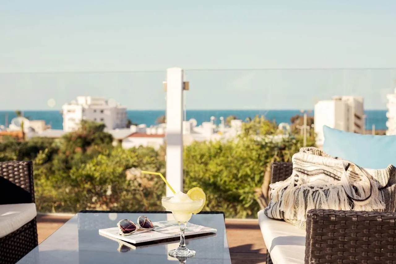 Food and drinks in Lantiana Gardens ApartHotel