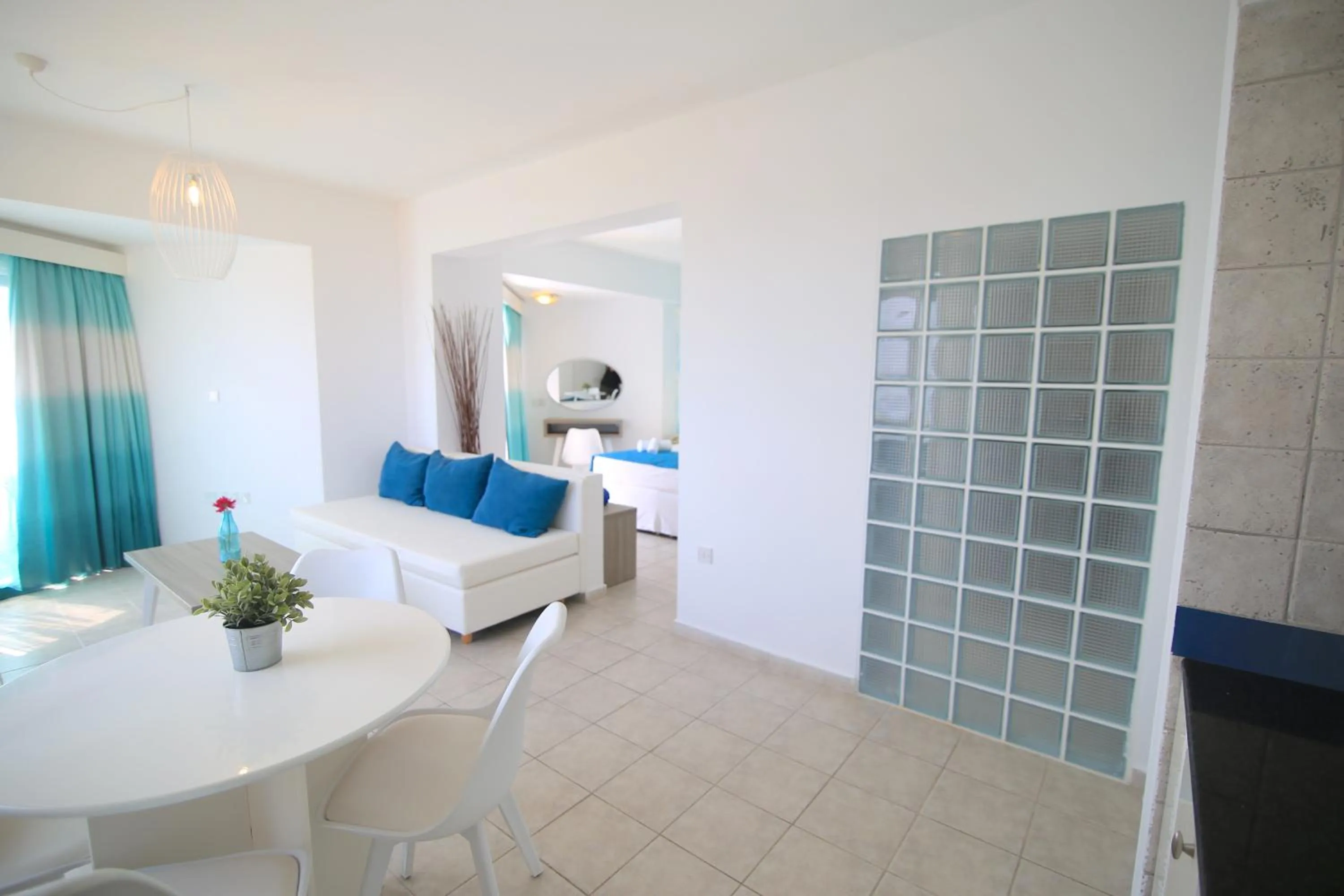 Seating area in Lantiana Gardens ApartHotel