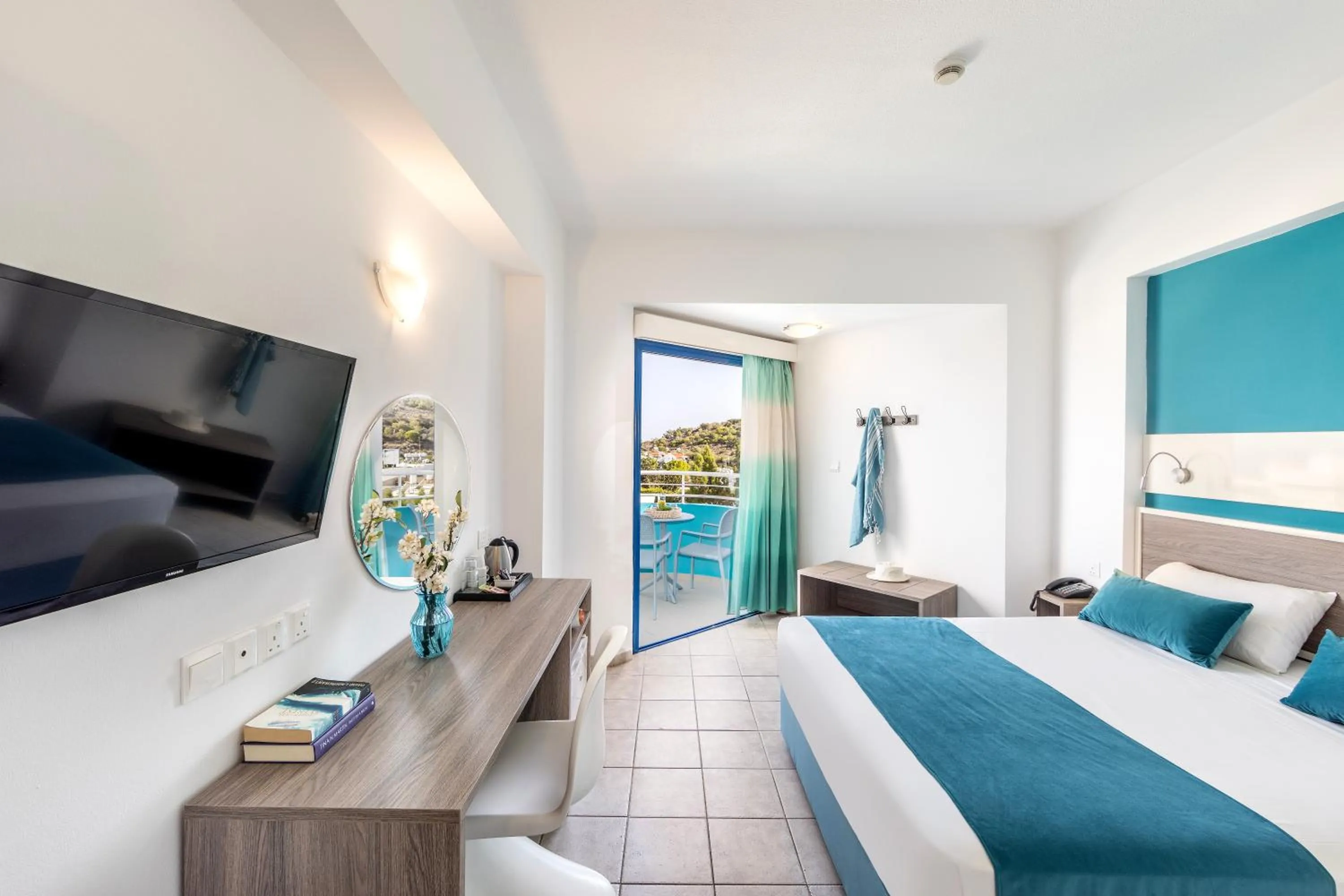 Bed in Lantiana Gardens ApartHotel